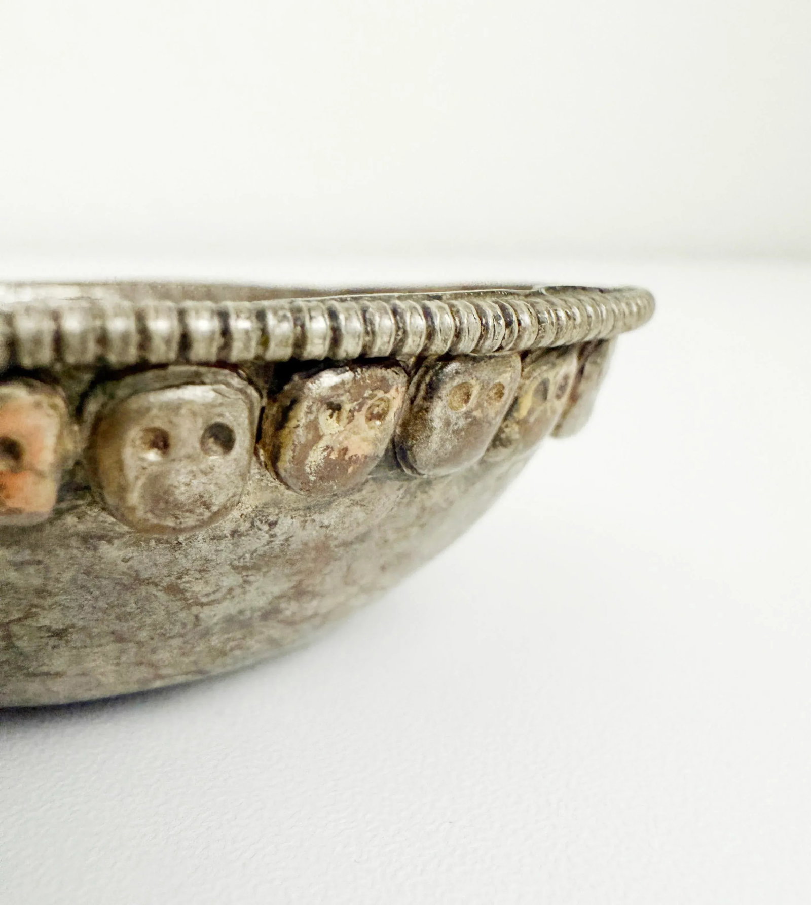 Early 20th Century Tibetan Offering Bowl - 4