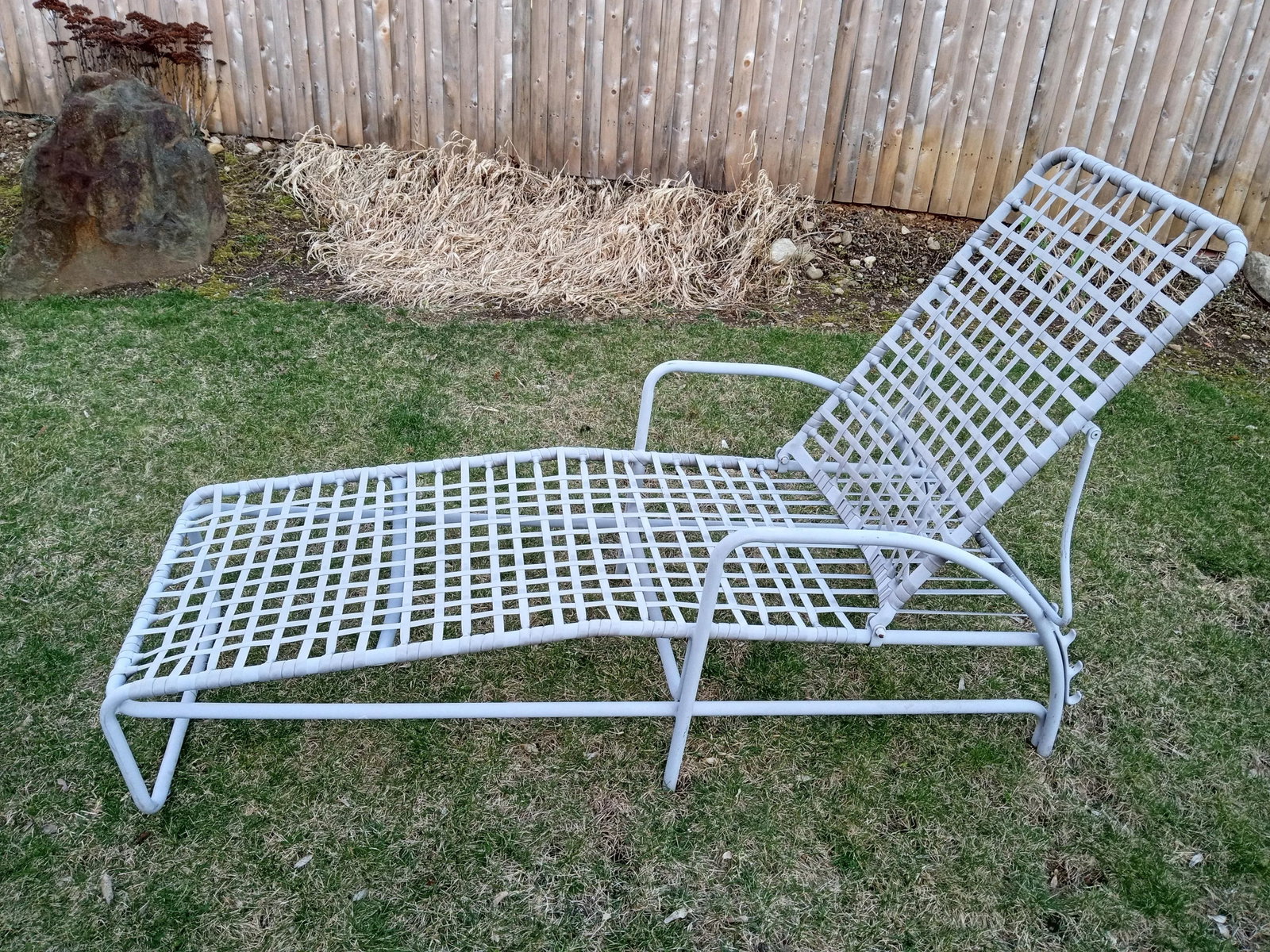 Mid-Century Modern Chaise Lounge Chair - 2