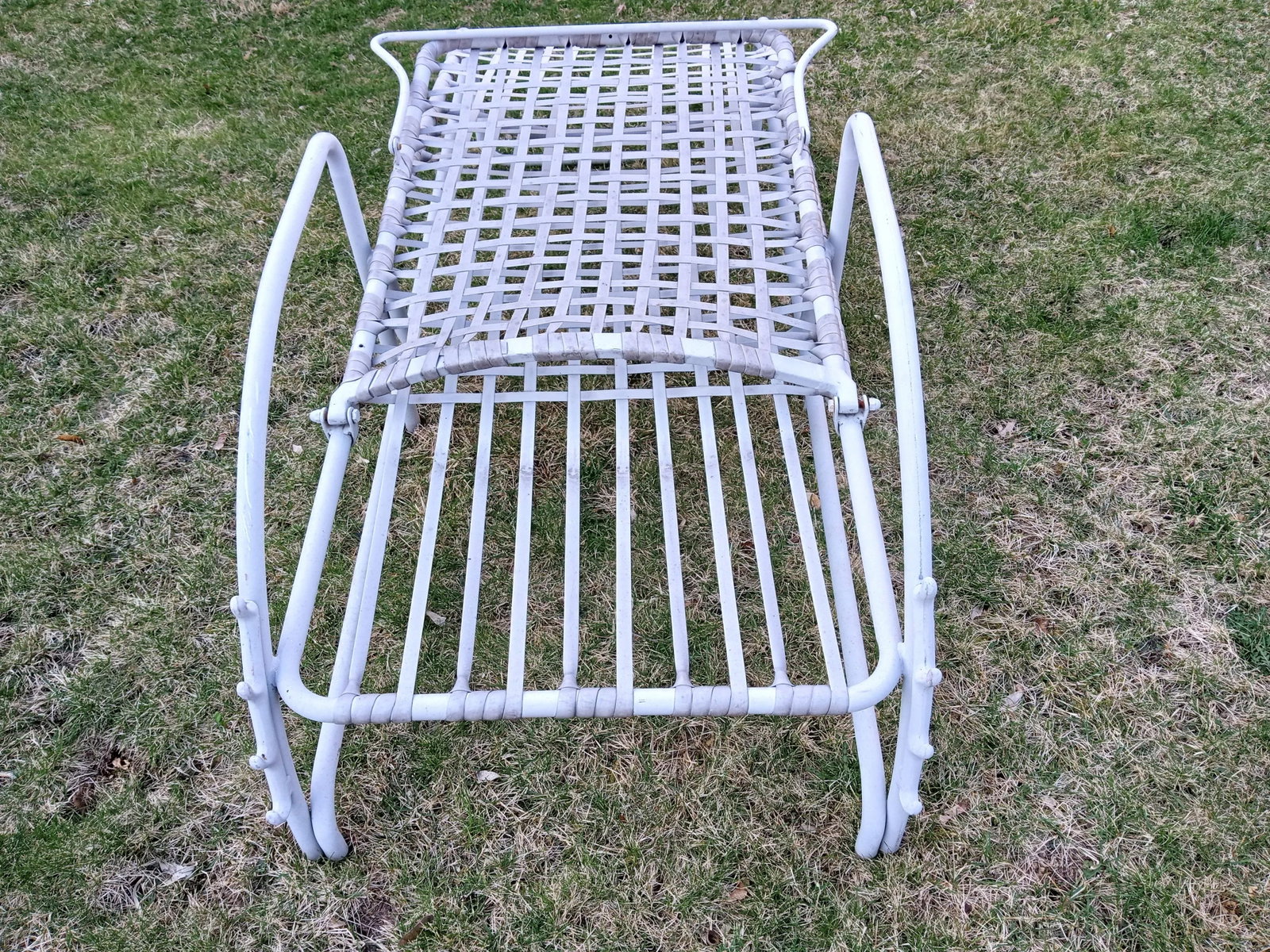Mid-Century Modern Chaise Lounge Chair - 3