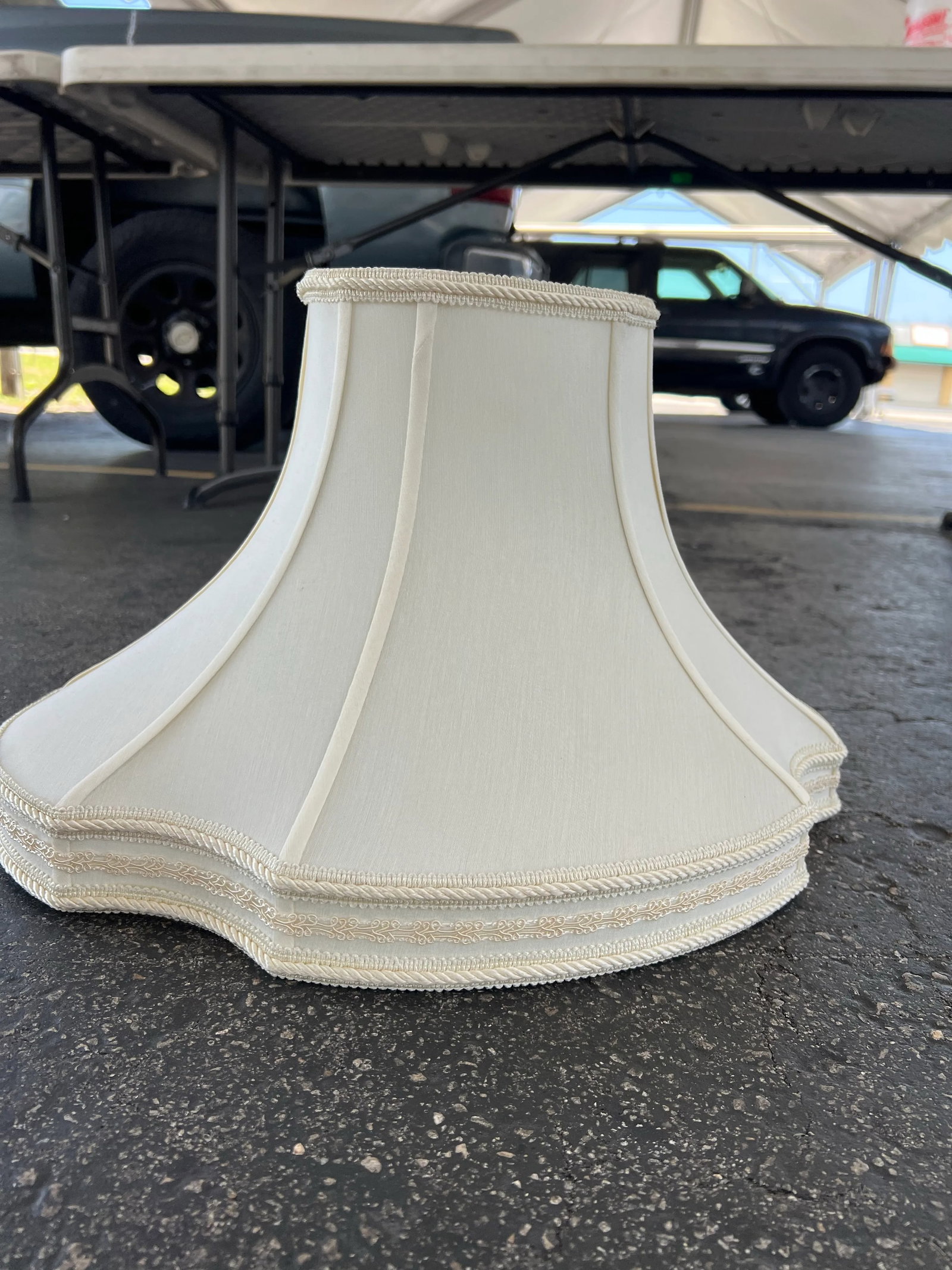 Vintage Quartefoil Bell Shaped Lamp Shade by Szoke Co. - 2