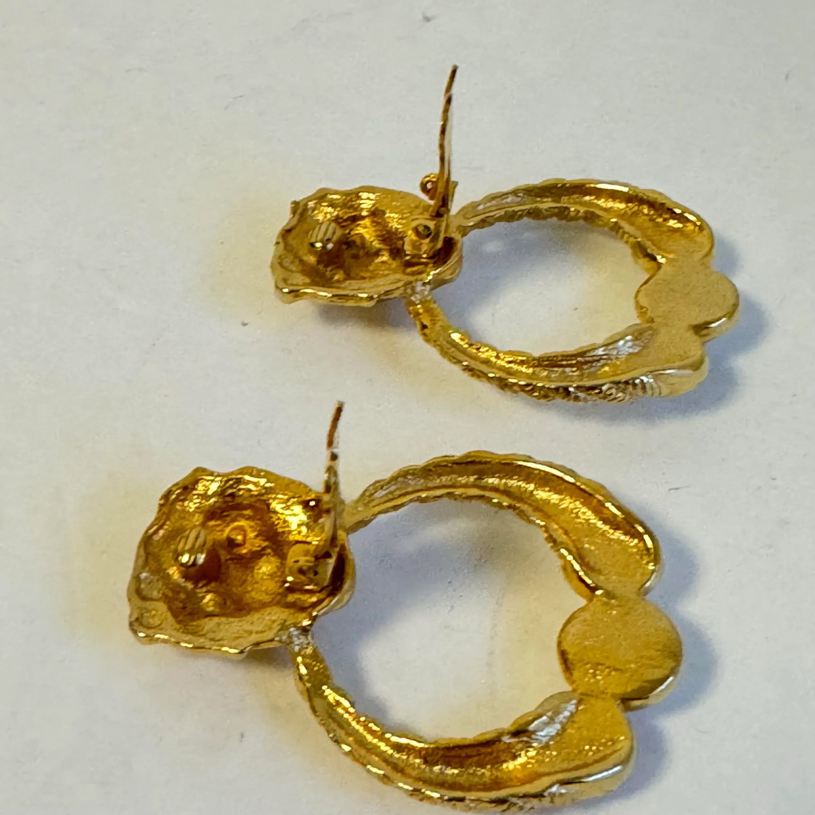 Vintage Lion Head Door Knocker Earrings Clip on Gold Tone Faux Pearl 90s Maximalist Jewelry - 6