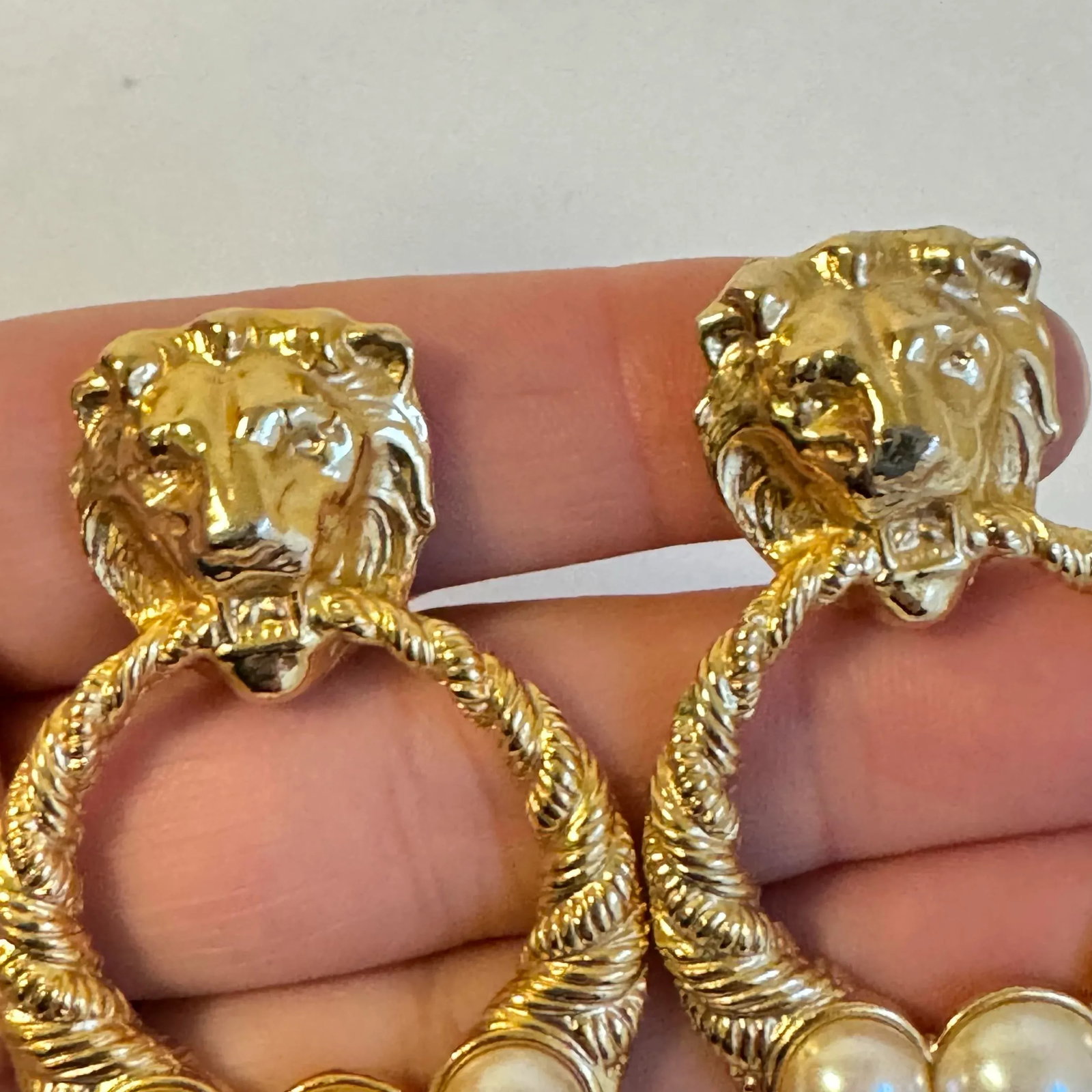 Vintage Lion Head Door Knocker Earrings Clip on Gold Tone Faux Pearl 90s Maximalist Jewelry - 8