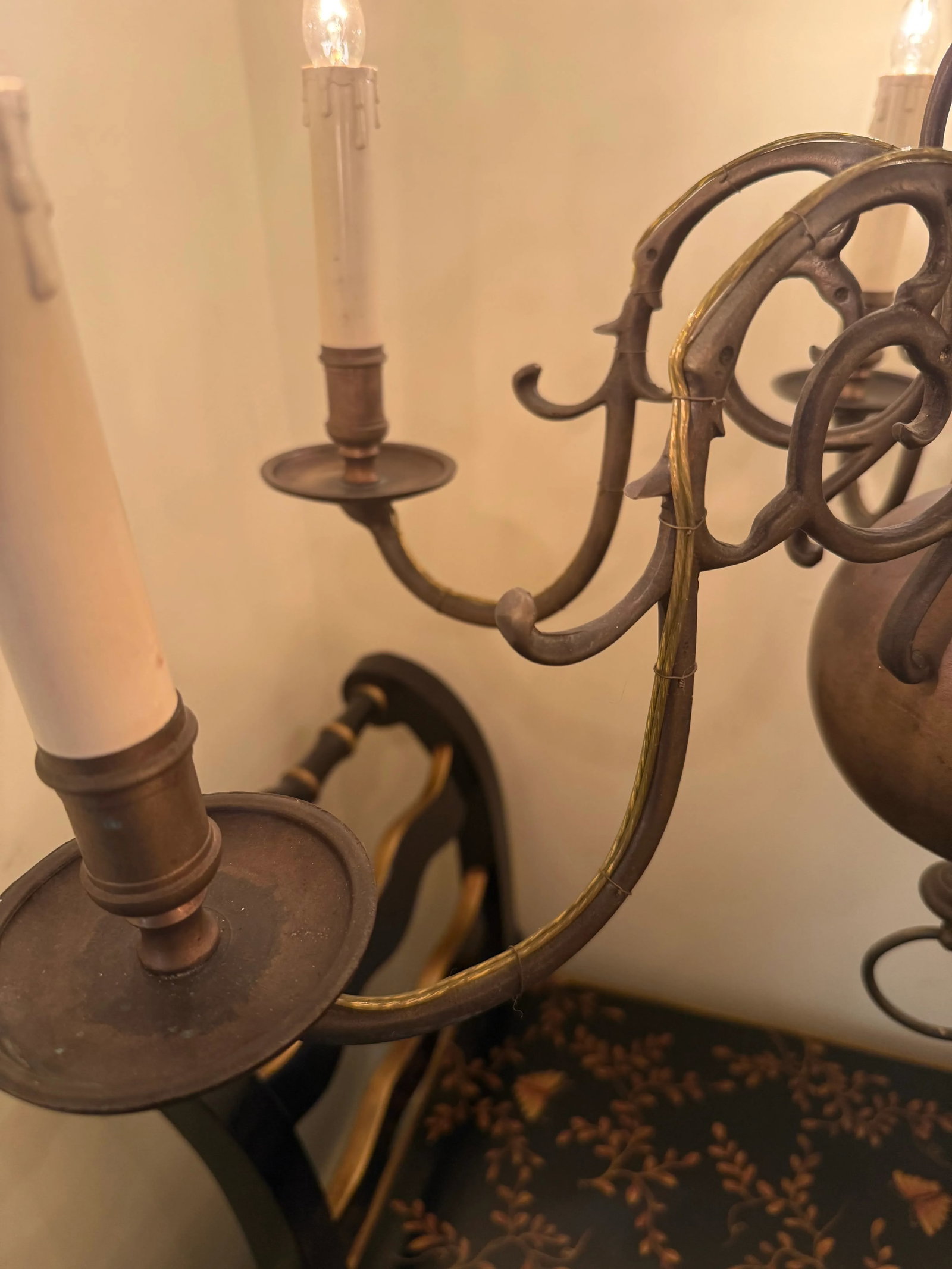 Early 12 Arm Colonial Brass Chandelier - 4