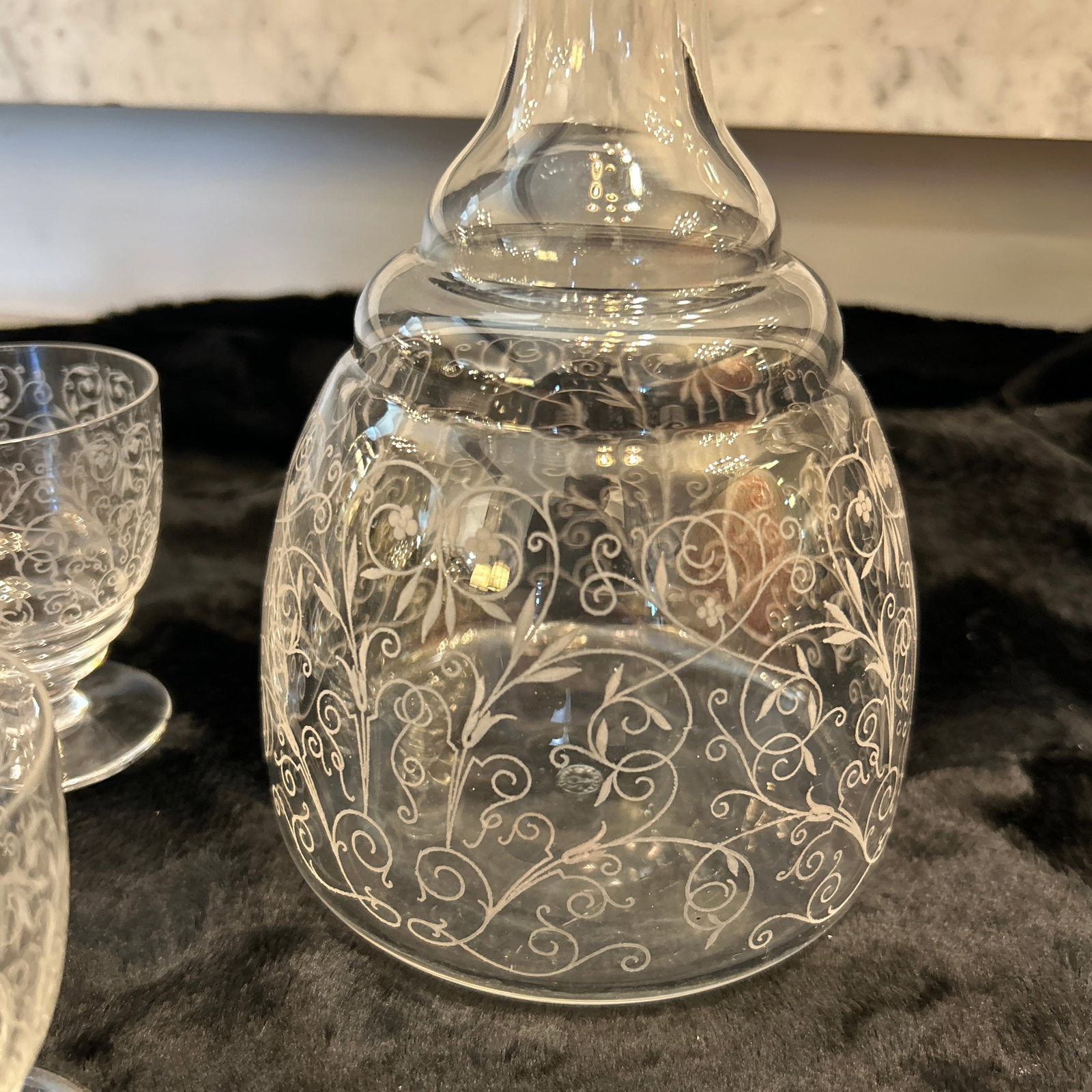 Baccarat Antique 1930s Crystal Lulli Pattern Art Deco Decanter and 5 Cups, Set of 6 Pieces Signed an - 2