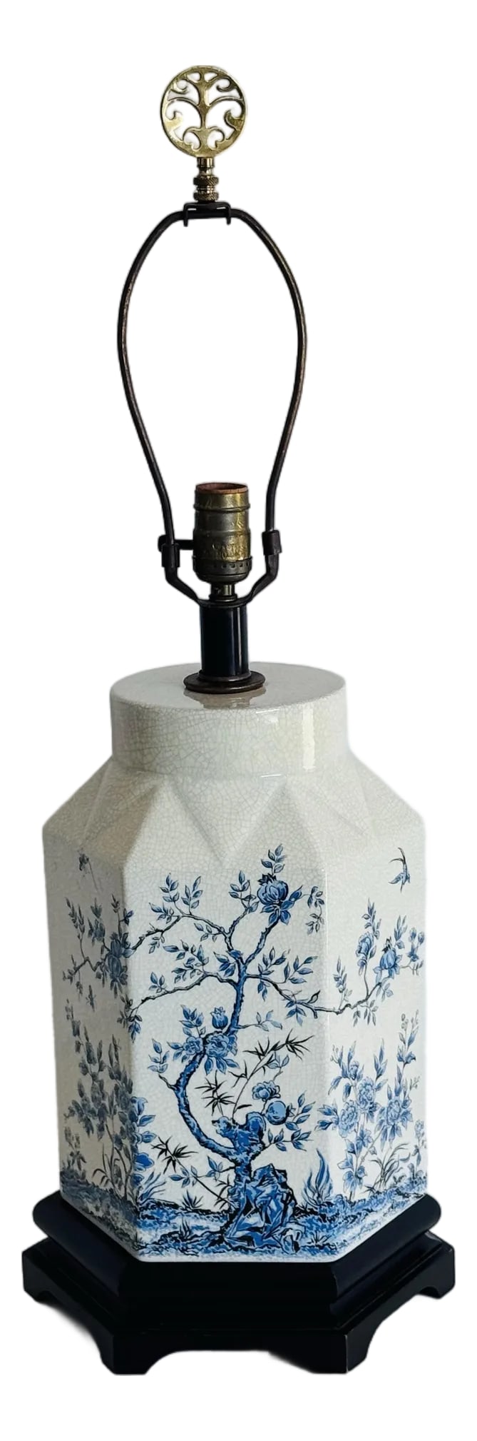 Vintage 1950s White Crackle & Blue Floral Chinoiserie Table Lamp: Vintage 1950s White Crackle & Blue Floral Chinoiserie Table Lamp. The lamp is on a dark mahogany wood base. Wired for the US and in working condition. Uses a standard 100W bulb. Socket, 20"H. Ornate