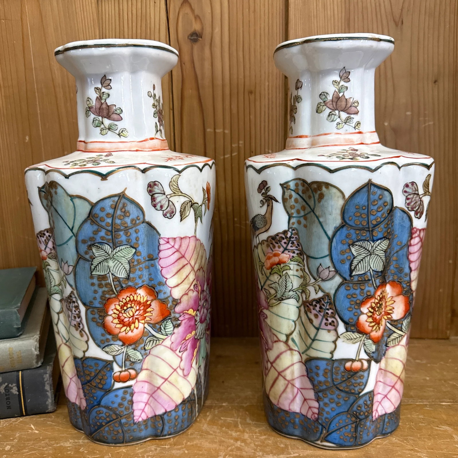 Pair of Floral Pink and Blue Vases Early 1800's Chinese Attributed to the Guangxu Period Attributing - 3