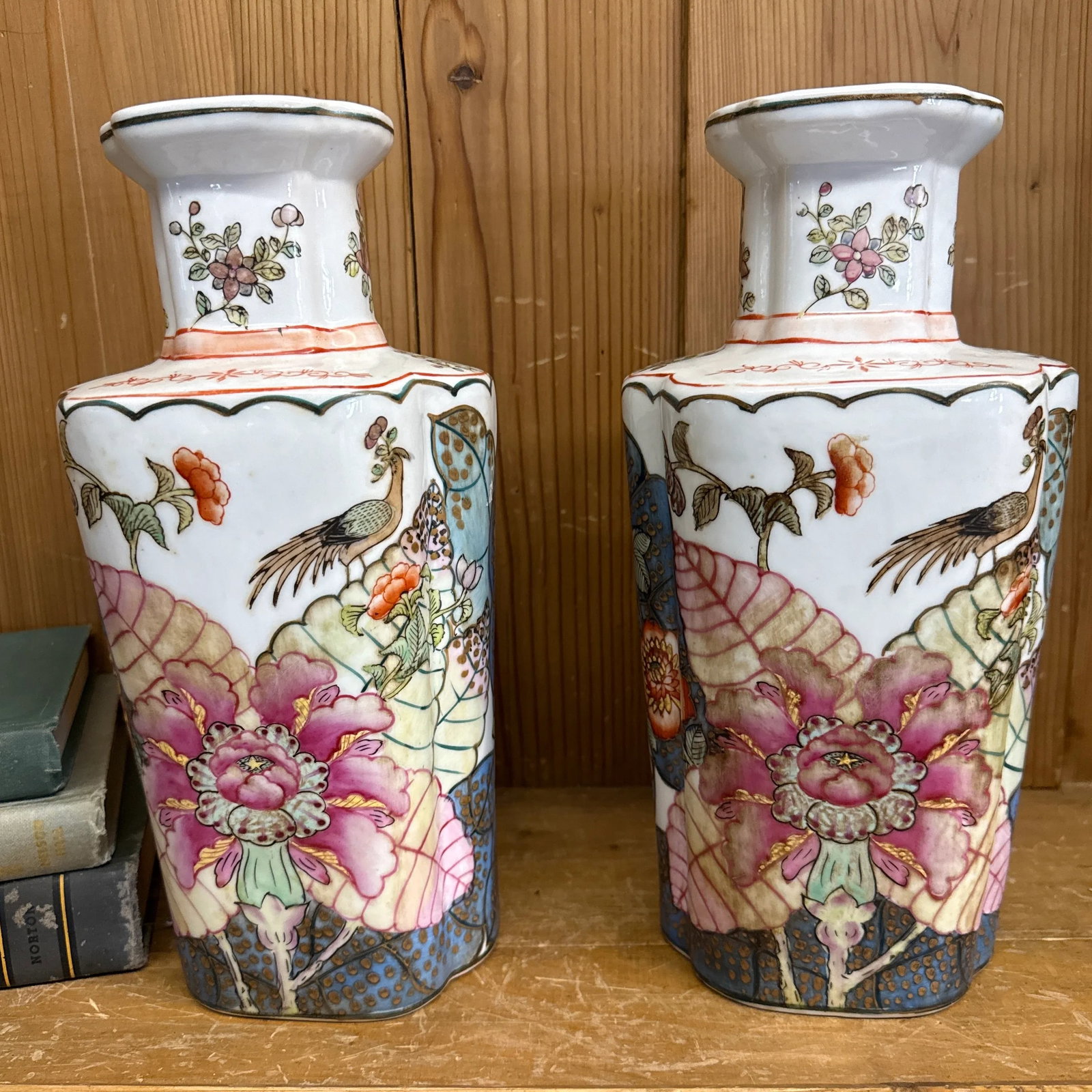 Pair of Floral Pink and Blue Vases Early 1800's Chinese Attributed to the Guangxu Period Attributing - 4