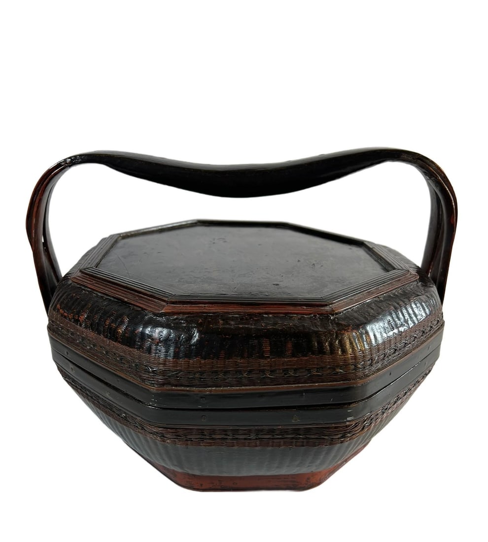 Antique Chinese Black and Red Lacquer Basket - 4