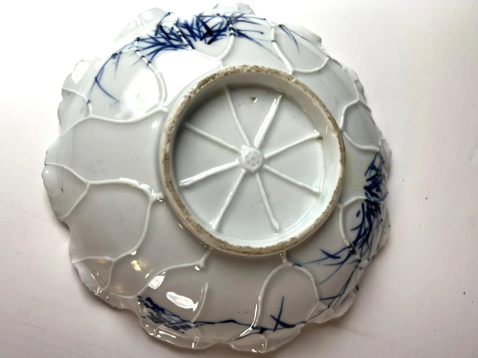 Meiji Period Arita Blue and White Porcelain Plate in the Shape of a Lotus Leaf - 10
