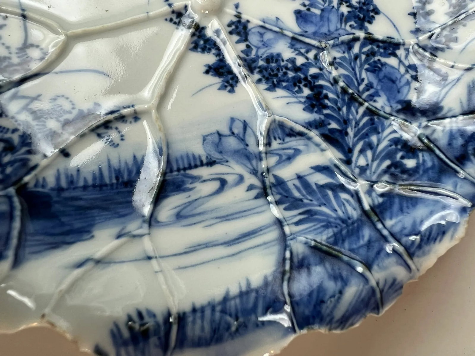 Meiji Period Arita Blue and White Porcelain Plate in the Shape of a Lotus Leaf - 4