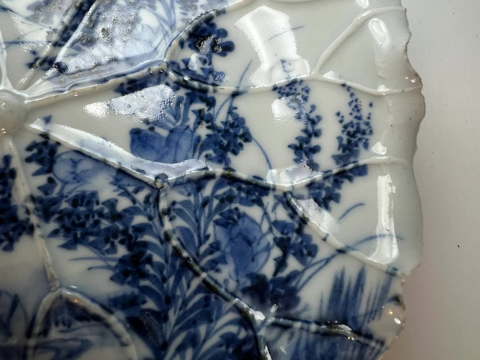 Meiji Period Arita Blue and White Porcelain Plate in the Shape of a Lotus Leaf - 6