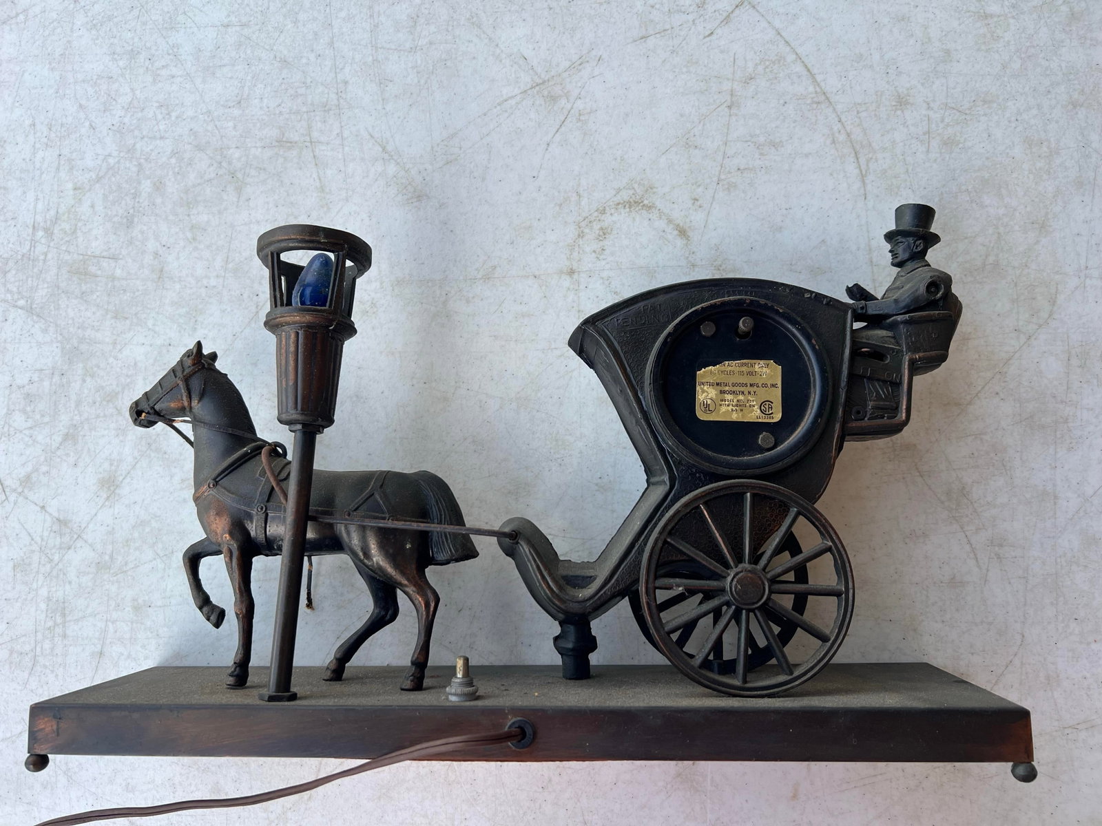 Vintage United Metal Goods Horse Carriage Clock & Lamp - 10