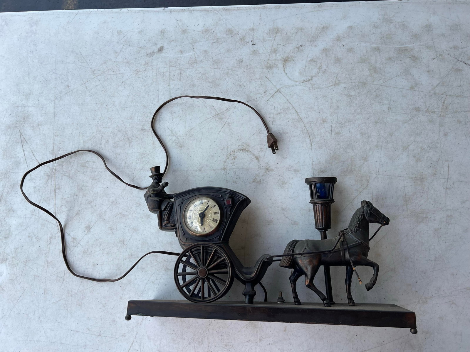 Vintage United Metal Goods Horse Carriage Clock & Lamp - 2
