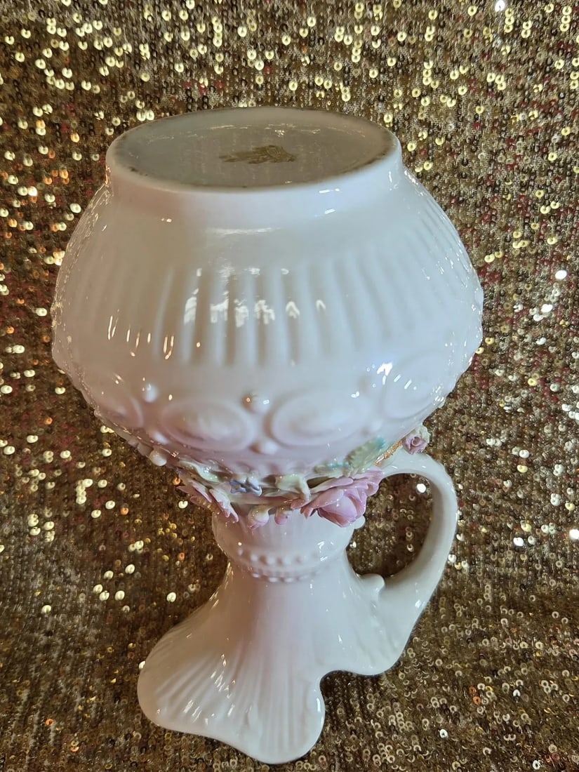 Late 20th Century Large 9" Vintage Belleek Aberdeen Ewer W/ Applied Flowers - 10