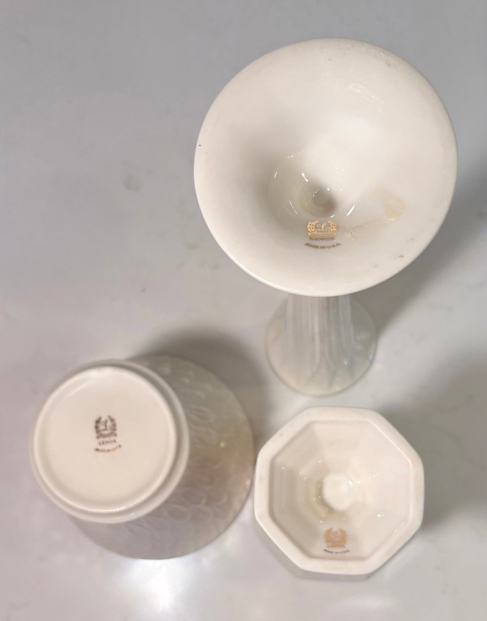 Hollywood Regency Lenox Ivory and Gold Vase Curation- Set of 3 - 4
