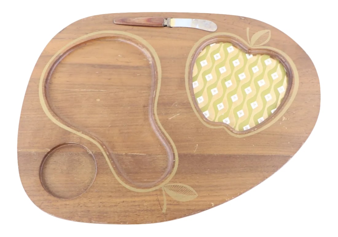 Vintage 1970s Mid-Century Modern Wood Fruit Cheese Charcuterie Board Serving Tray: Vtg 70s Mid Century Modern Wood Fruit Cheese Charcuterie Board Serving Tray Tray Has scratches on the wood and patina on the knife Measurements are: 12 inches top to bottom 16.5 inch width Condition: