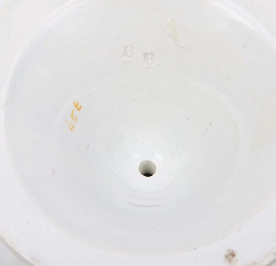 19th Century English Green Porcelain Dessert or Dinner Service Plates and Footed Compotes - 8