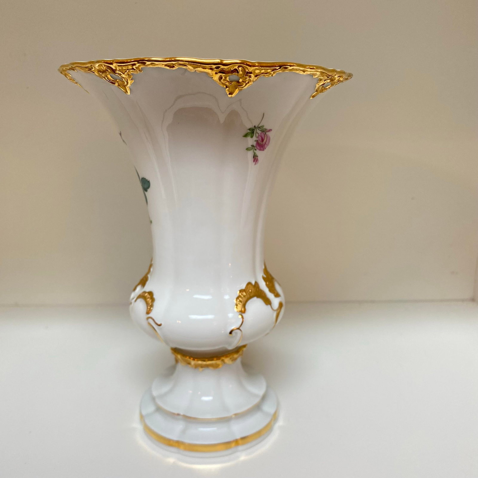 Meissen Trumpet Shaped Vase - 8