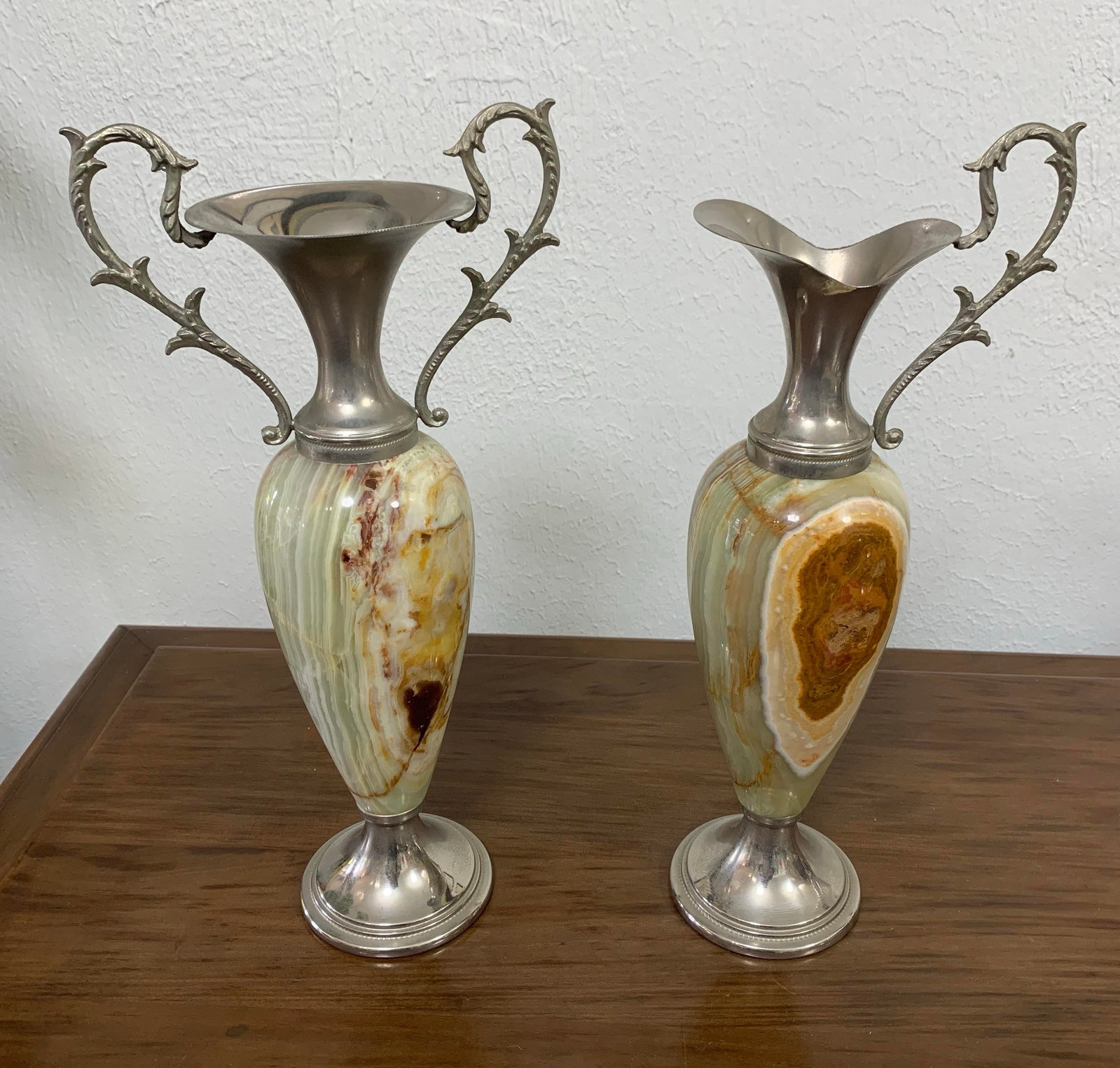 Pair of Vintage Green Onyx Urn Vases With Silver-Toned Handles, Mid-Century Neoclassical - 5