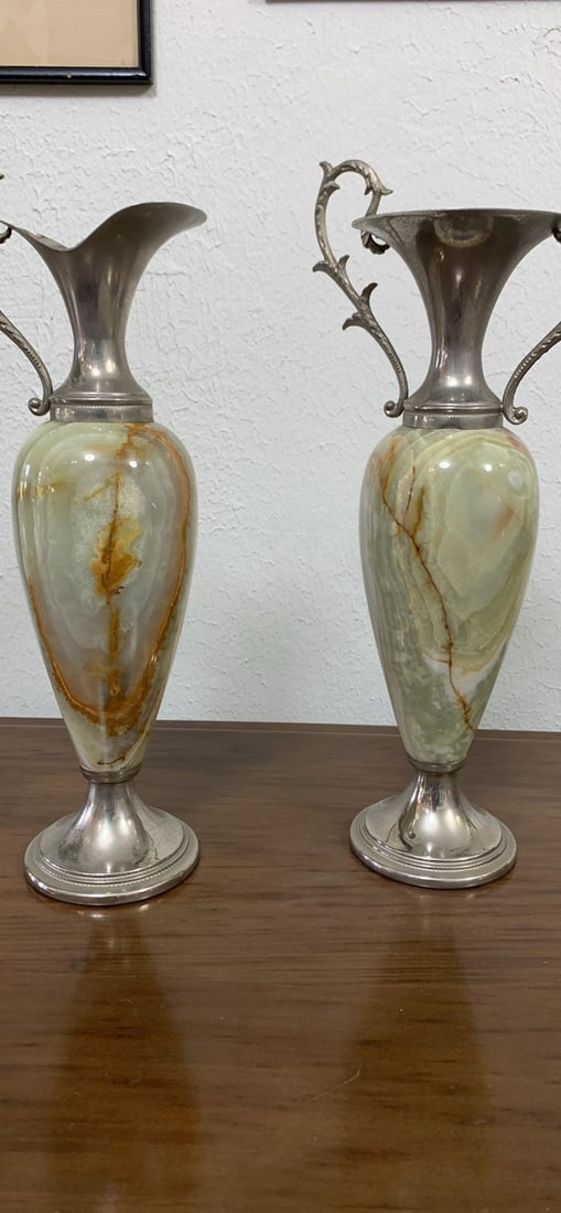 Pair of Vintage Green Onyx Urn Vases With Silver-Toned Handles, Mid-Century Neoclassical - 6