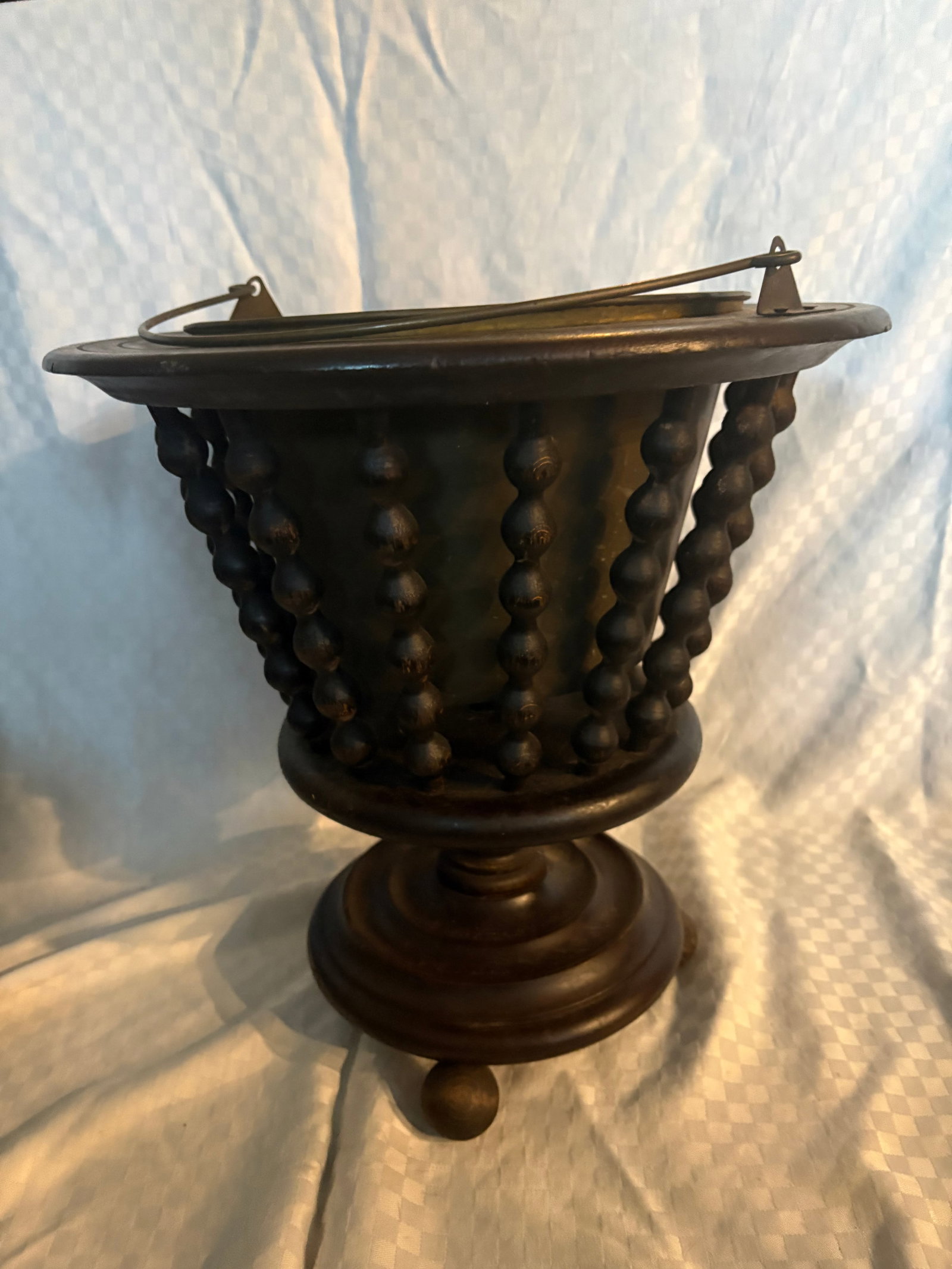 Mid 19th C Dutch Walnut Wine Bucket or Jardiniere - 8