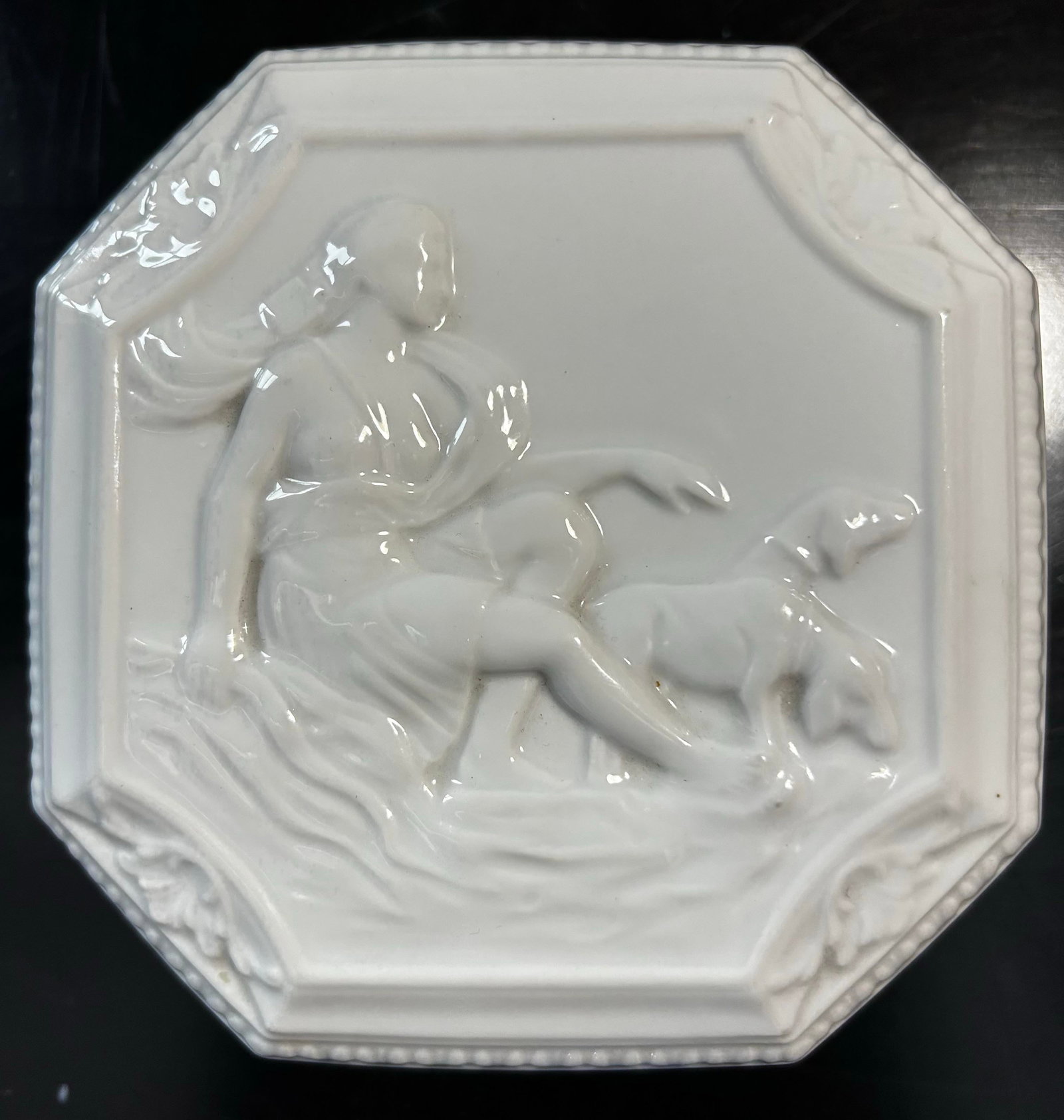 Antique French Blanc De Chine Ironstone With Bronze Dresser Box With Cherubs - 3