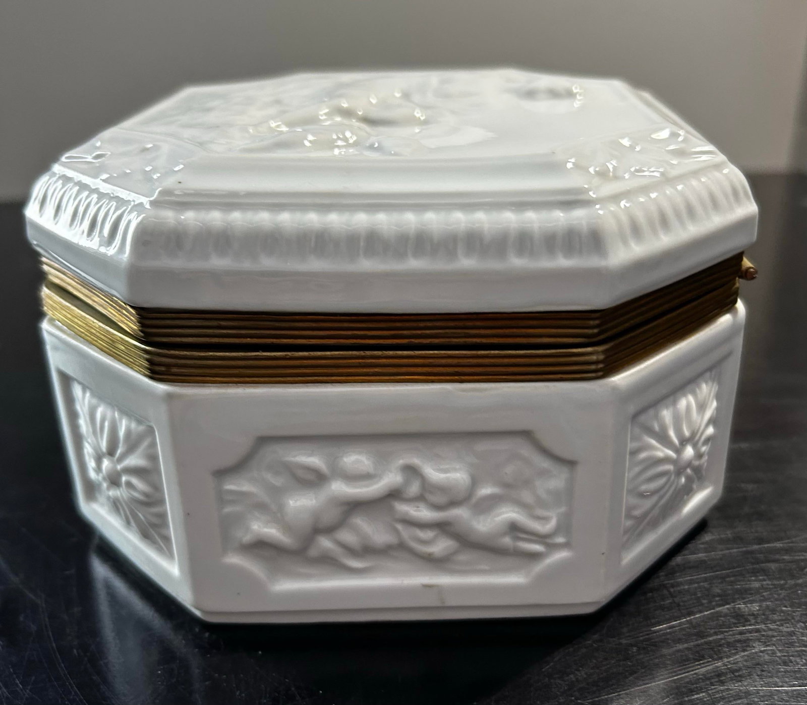 Antique French Blanc De Chine Ironstone With Bronze Dresser Box With Cherubs - 6