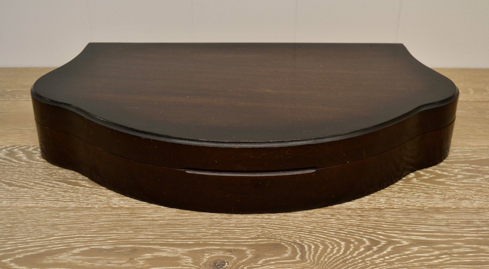 Mid 20th Century Clam Shaped Mahogany Table Box - 2