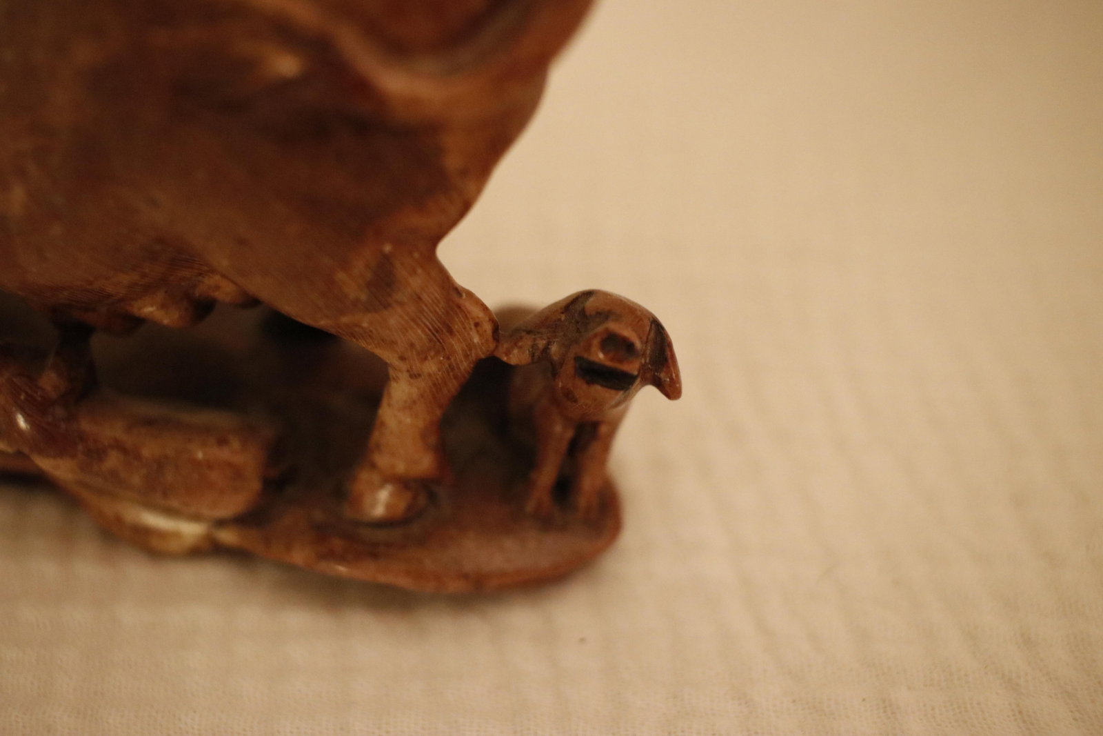 Antique Late Qing Chinese Shoushan Soapstone Sculpture of a Sow With Piglets, Signed - 12
