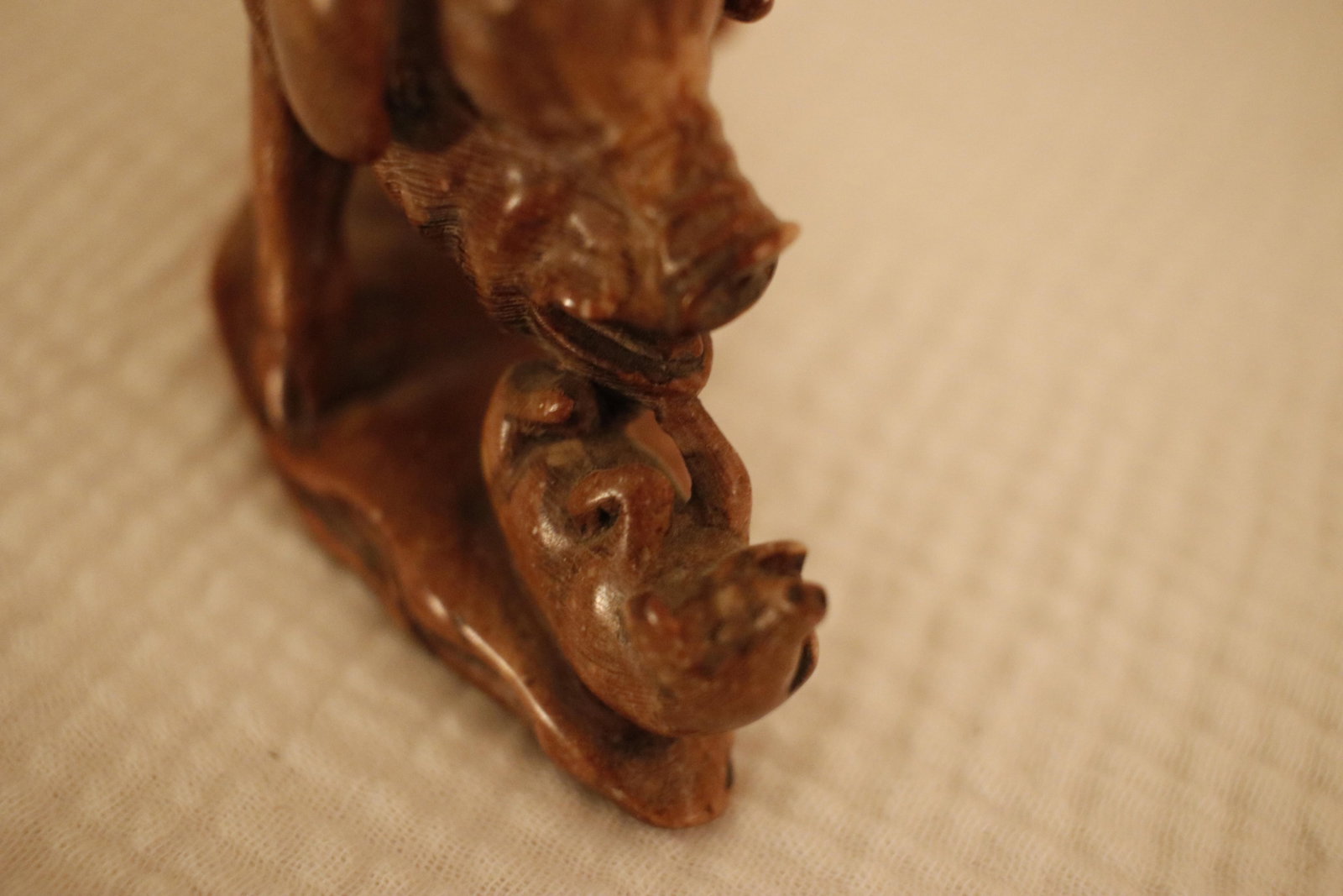 Antique Late Qing Chinese Shoushan Soapstone Sculpture of a Sow With Piglets, Signed - 13