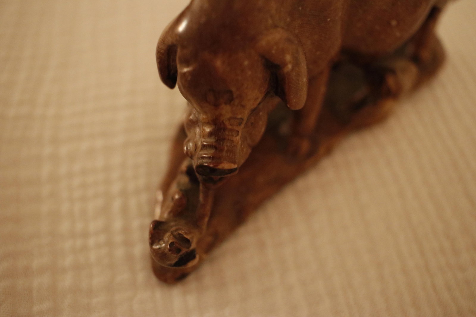 Antique Late Qing Chinese Shoushan Soapstone Sculpture of a Sow With Piglets, Signed - 15