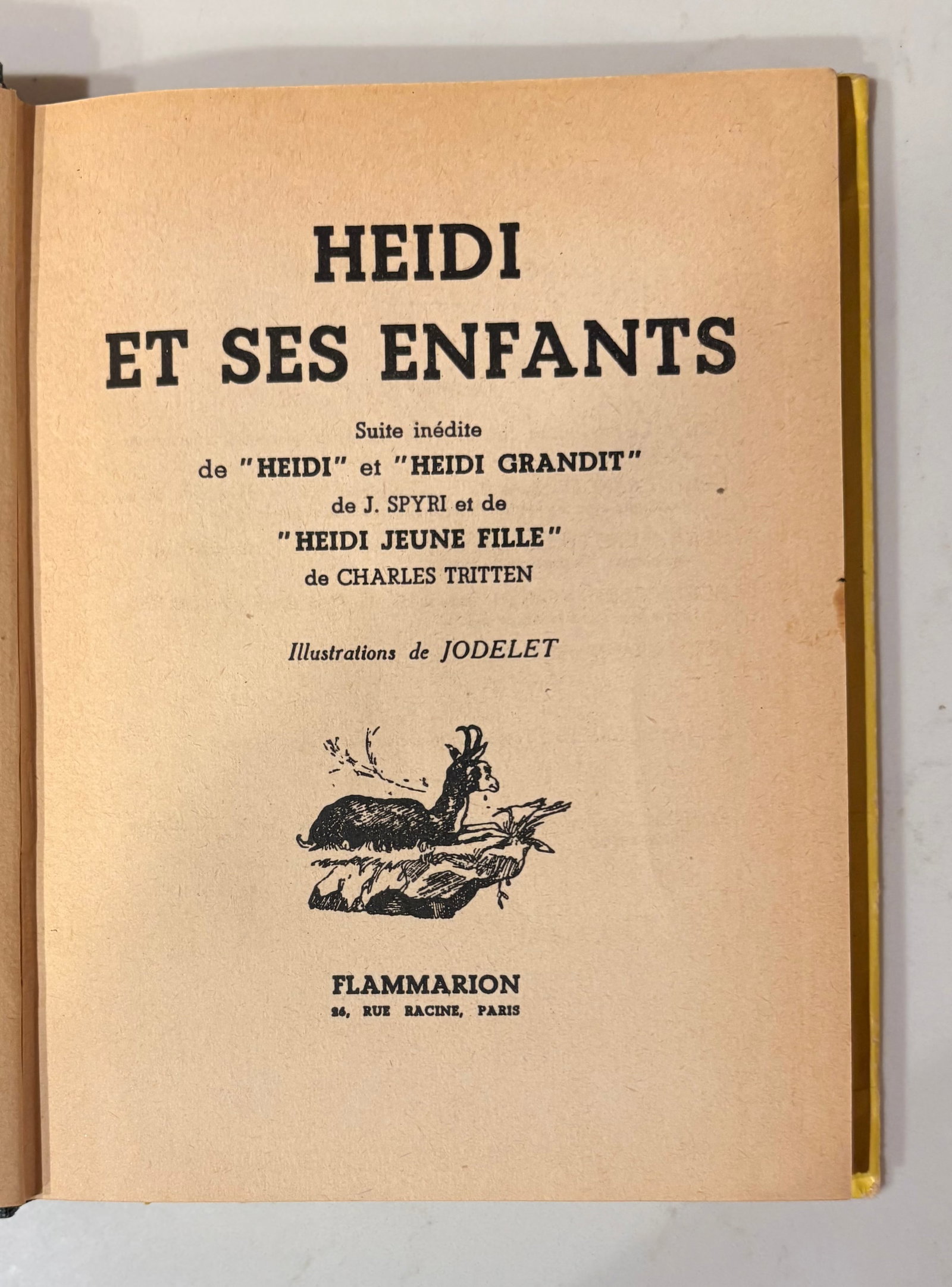 1950's French Language Edition of Johanna Spyri's Classic Heidi Series- Set of 3 - 7