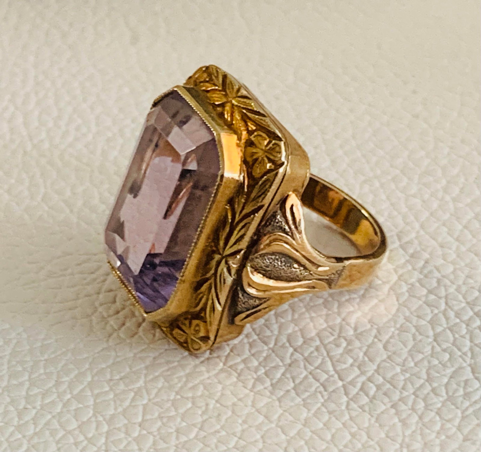 Antique 14k Gold and Amethyst Ring - Size 6 - 4