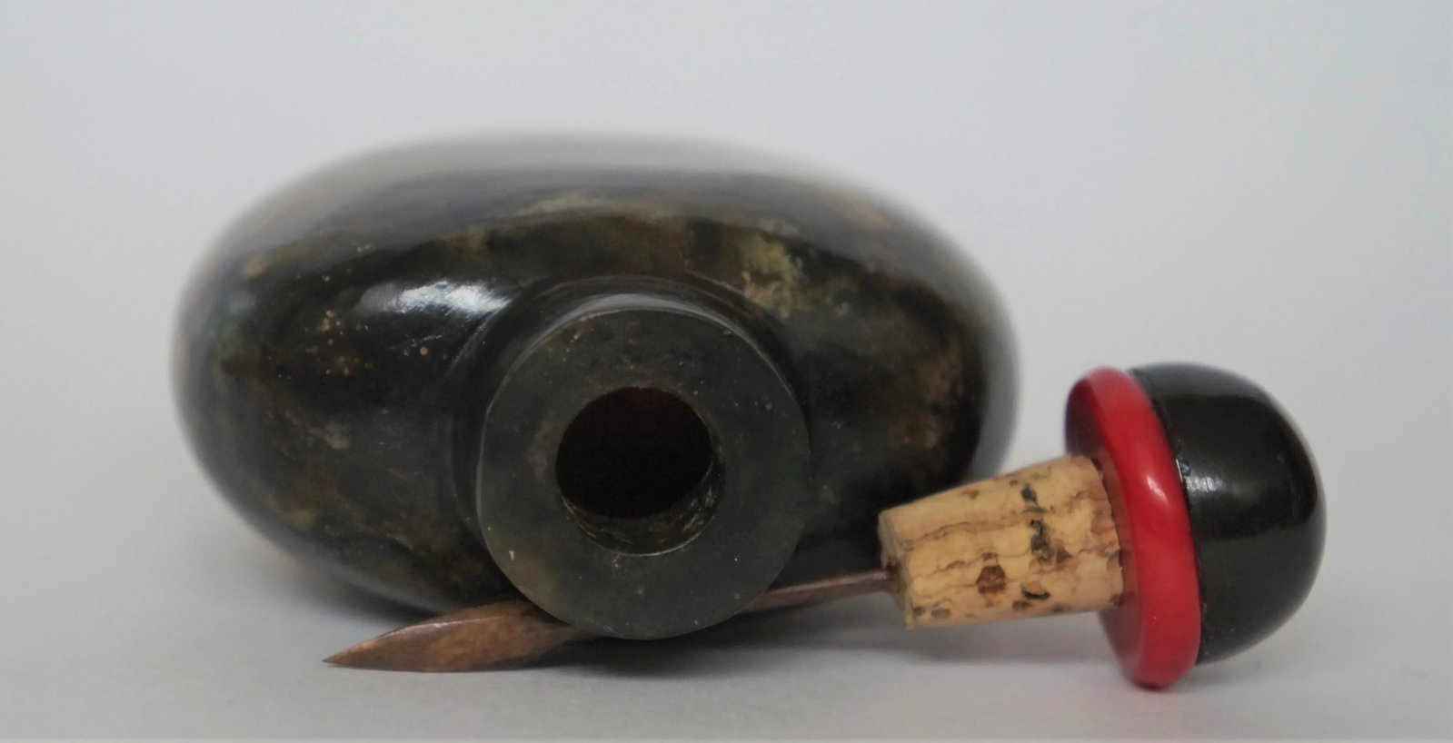 Vintage 1970s Black Variegated Jasper Snuff Bottle - 10