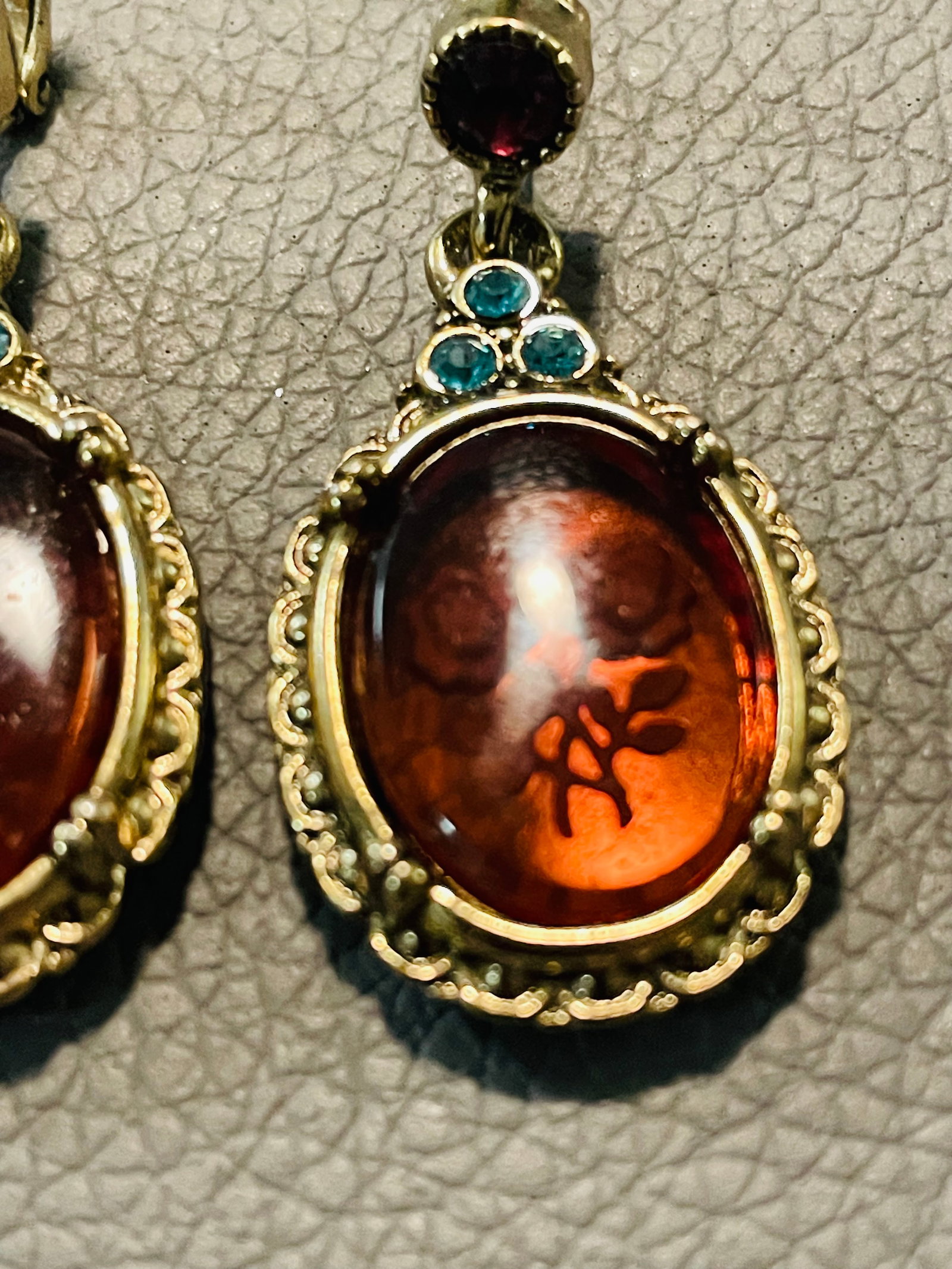 Vintage Art Nouveau Style Etched Floral Amber Dangle Earrings, A Pair - 3