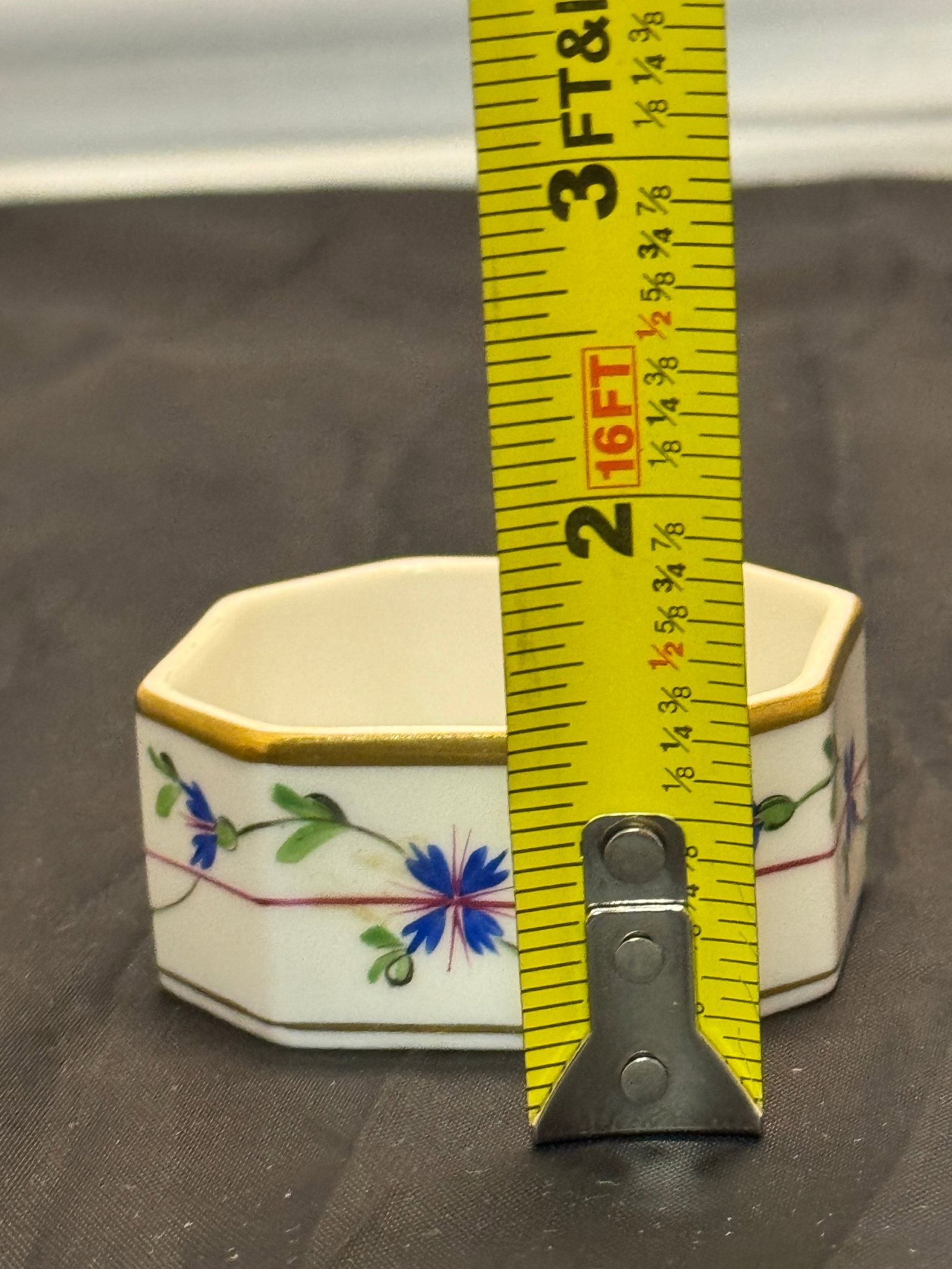 Mid 20th Century Herend Hungary Blue Garland PBG Hand Painted Octagon Box Kitty Cat Finial 6074 - 10