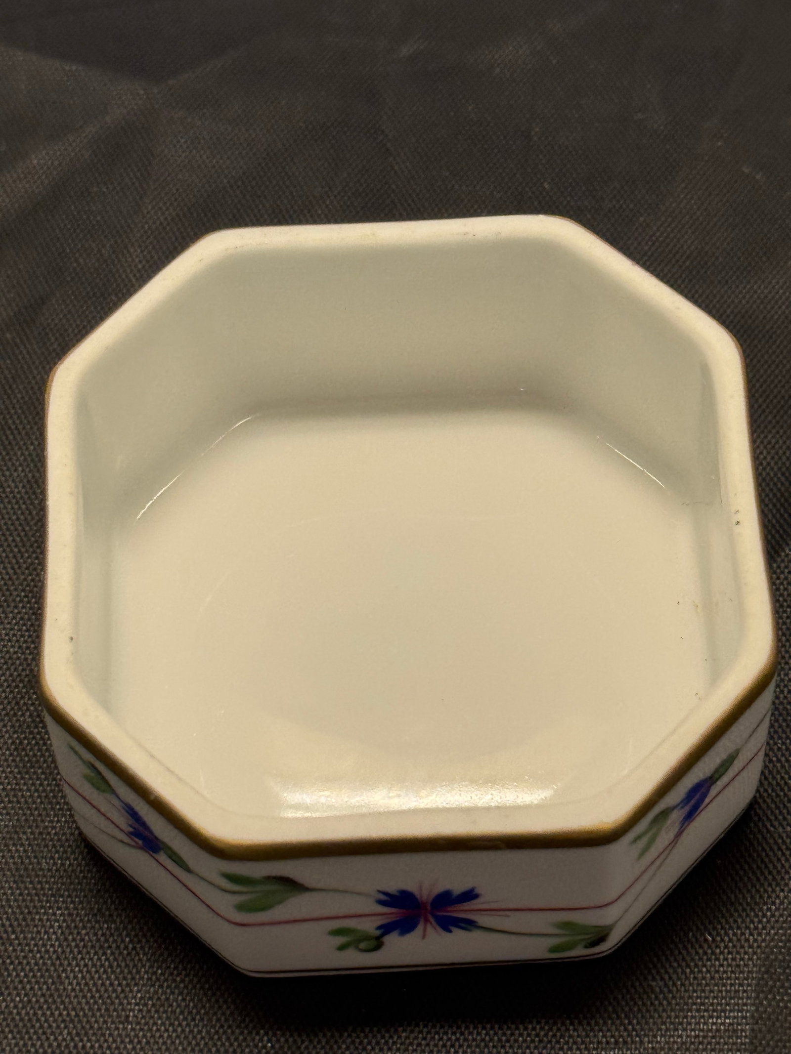 Mid 20th Century Herend Hungary Blue Garland PBG Hand Painted Octagon Box Kitty Cat Finial 6074 - 5