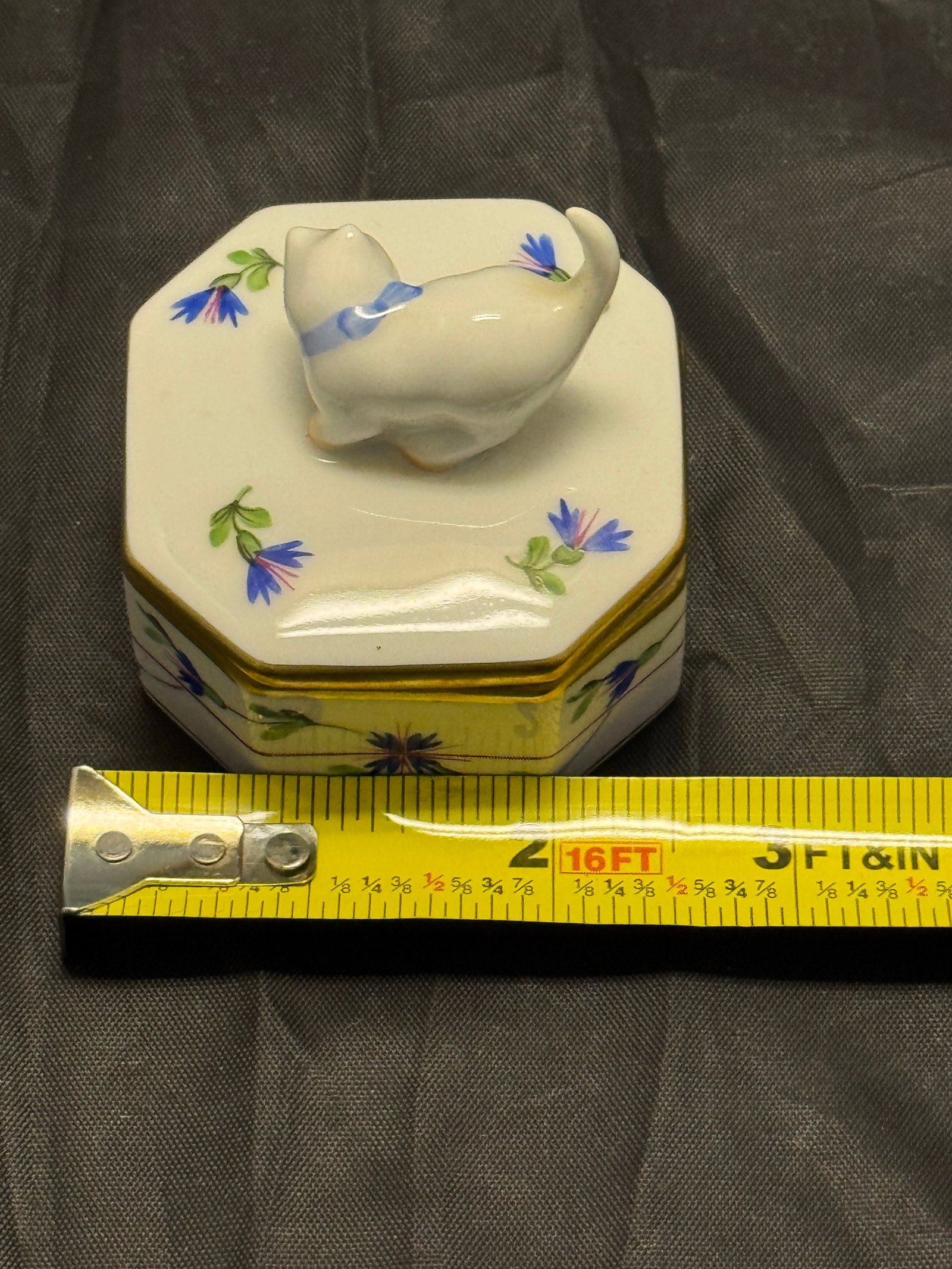 Mid 20th Century Herend Hungary Blue Garland PBG Hand Painted Octagon Box Kitty Cat Finial 6074 - 8