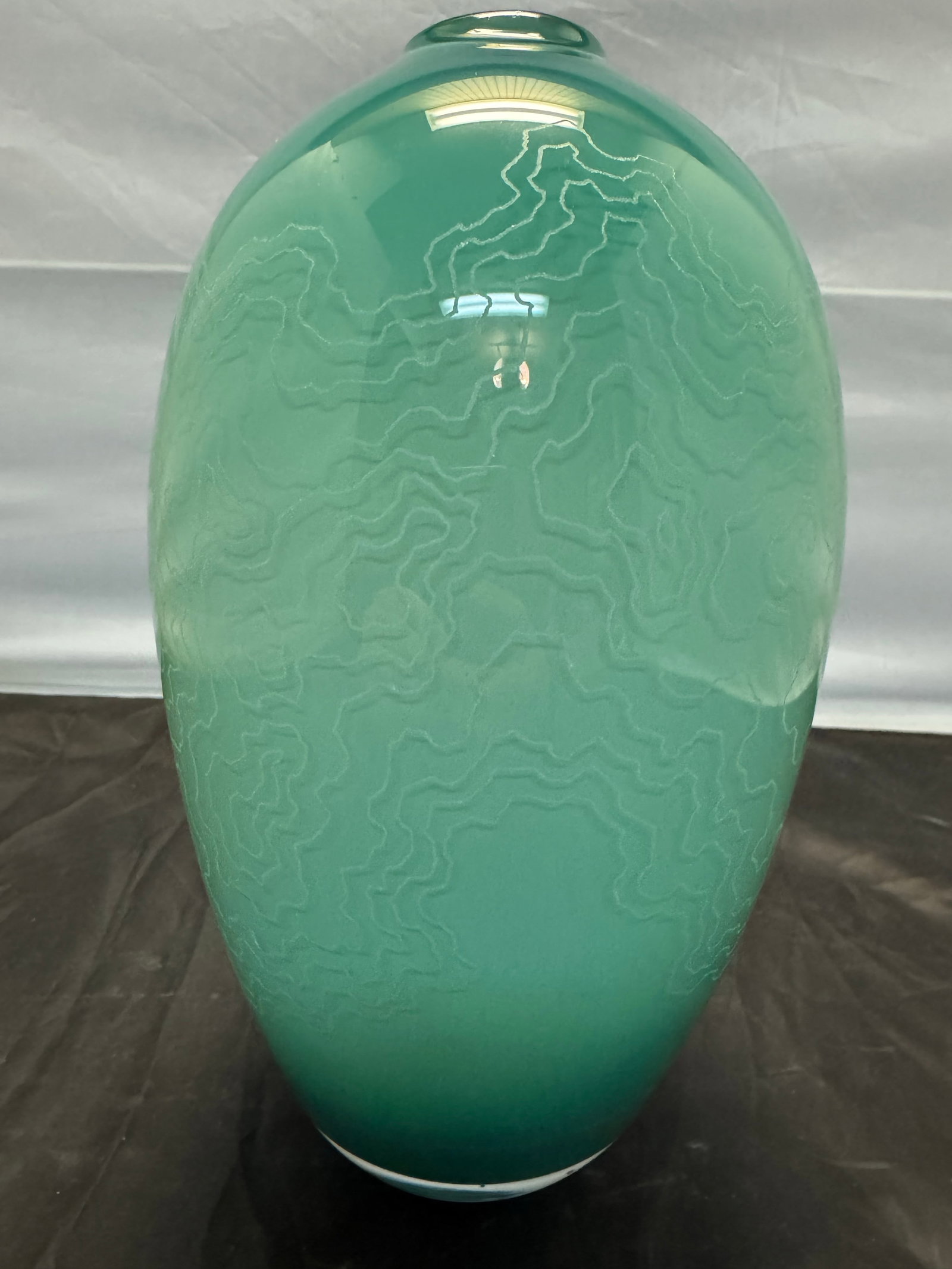 Vintage Mid Century Style Art Glass 10" Vase Emerald Seafoam Ombre Etched Swirls - 4