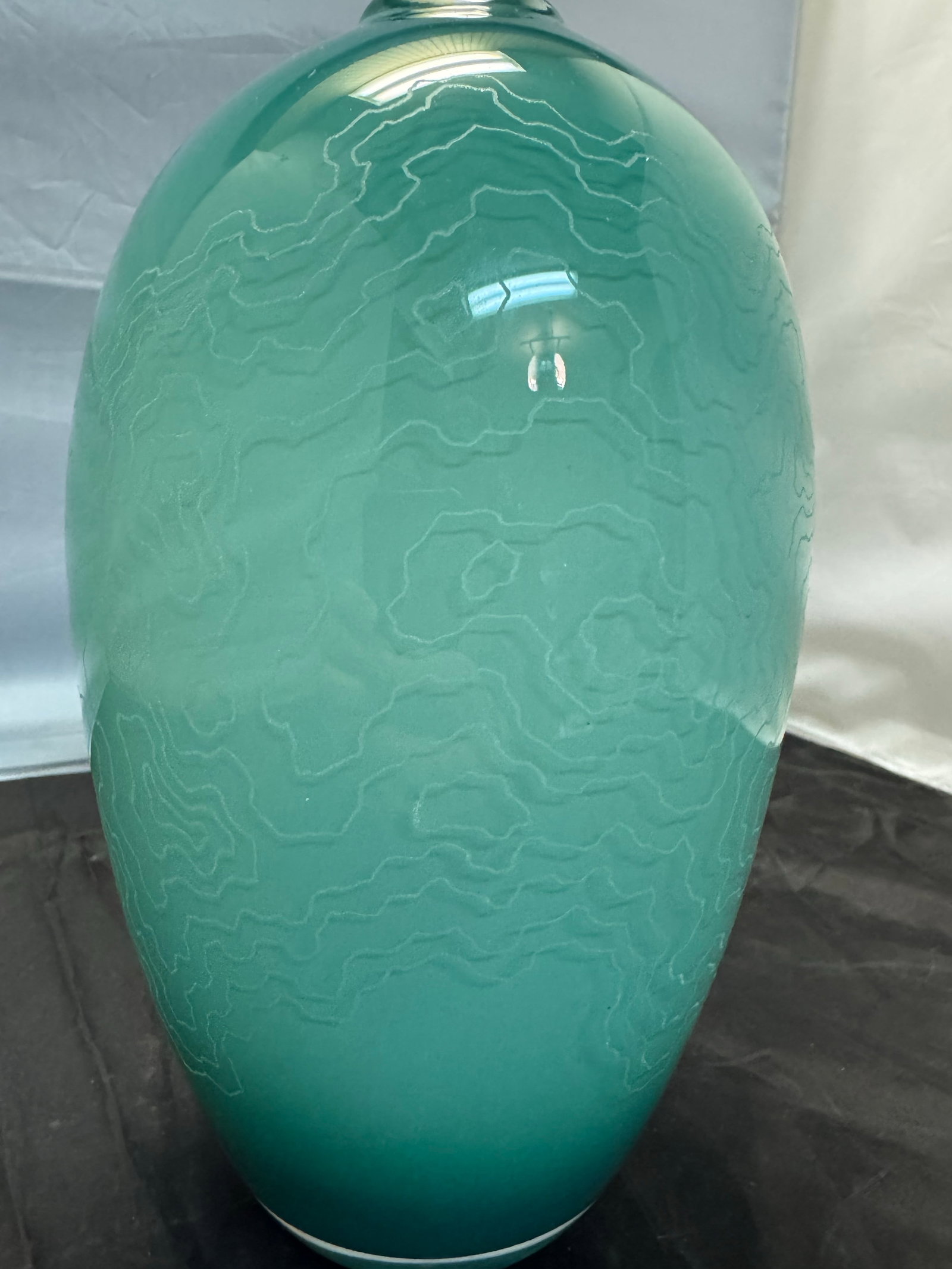 Vintage Mid Century Style Art Glass 10" Vase Emerald Seafoam Ombre Etched Swirls - 5