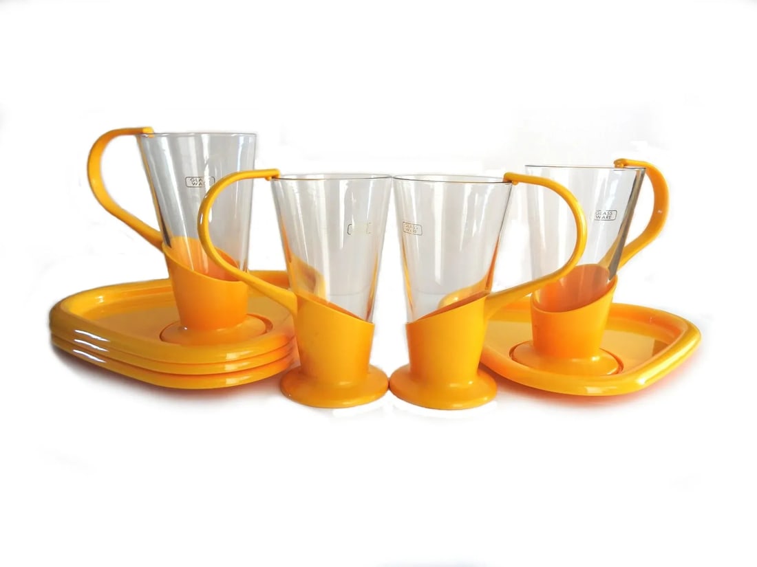 1970s Retro Picnic Plastic & Glass Snack Set for 4 People- 8 Pieces - 9