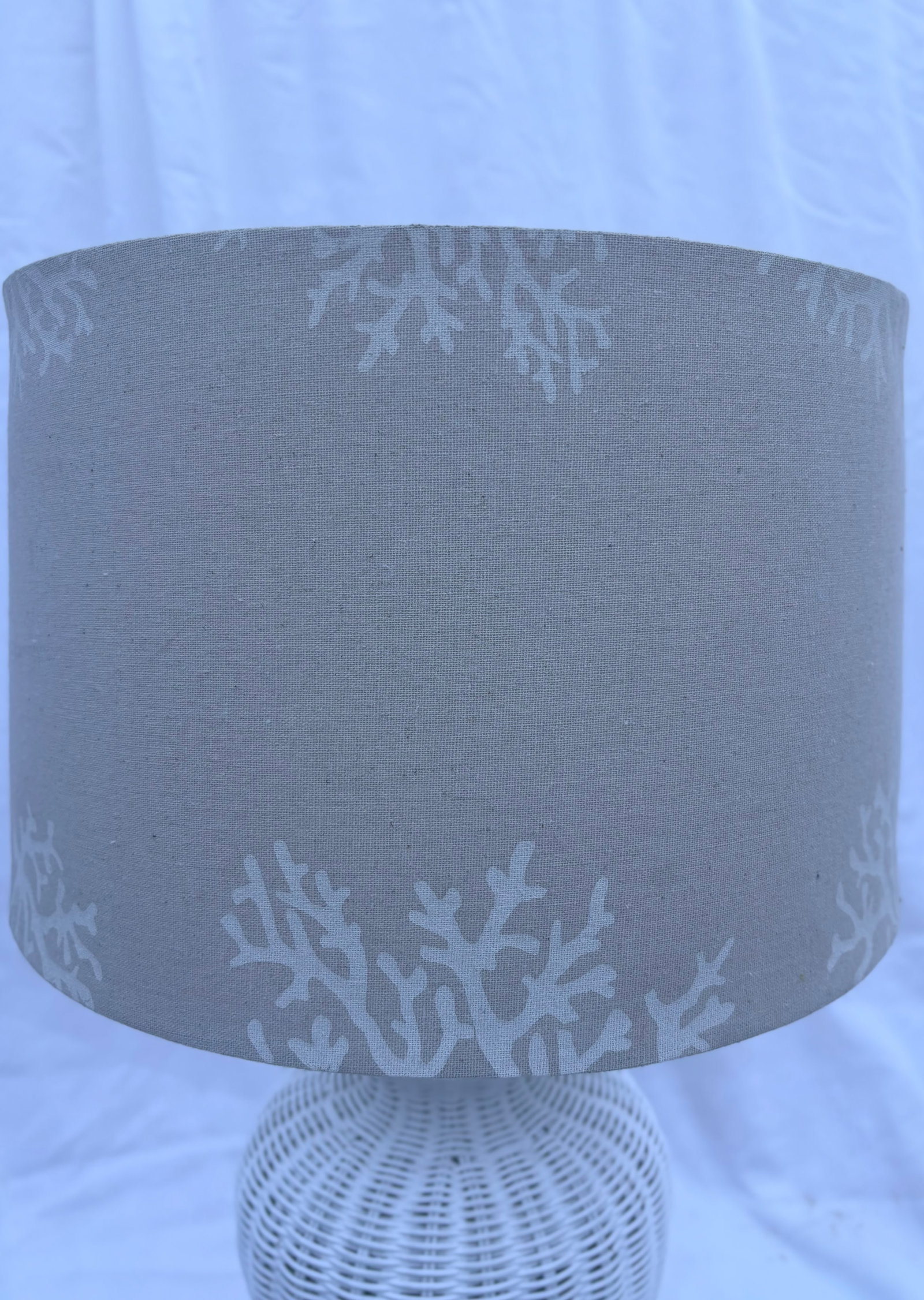 Late 20th Century Coastal Chic White Wicker Ginger Table Lamp - 5