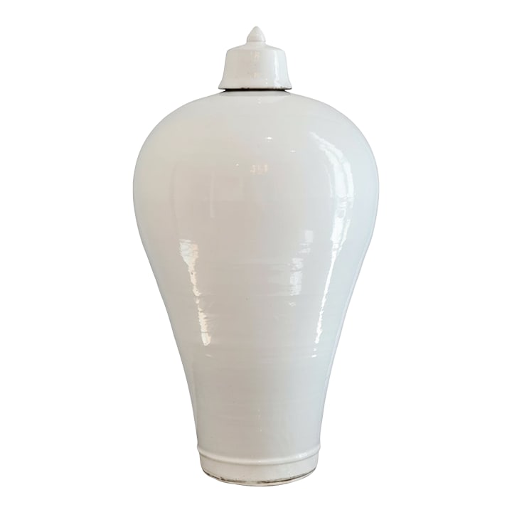 Late 20th Century White Glazed Meiping-Form Lidded Studio Pottery Vase, Oversized: This tall, sculptural vase is a hand-thrown studio pottery form with a classic meiping / ginger-jar silhouette and a creamy off-white gloss glaze that feels both modern and timeless. The generous