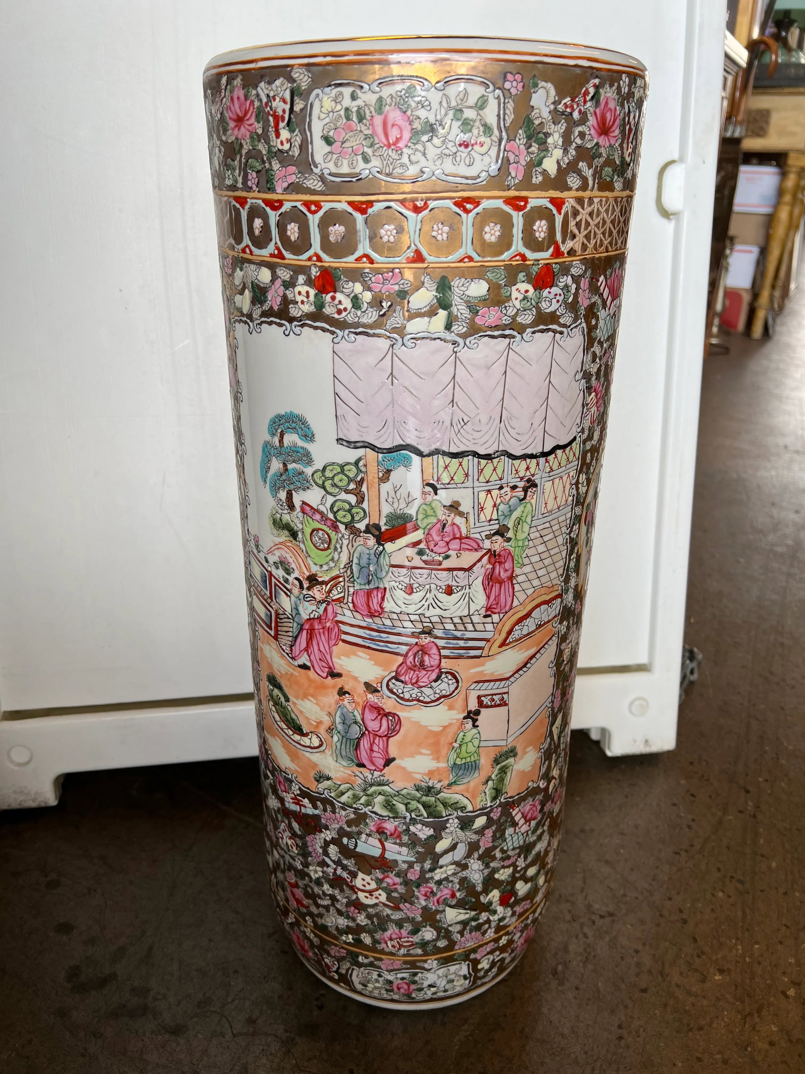 Mid Century Asian Umbrella/Cane Stand With Gold Accents Rose Medallion Style - 13