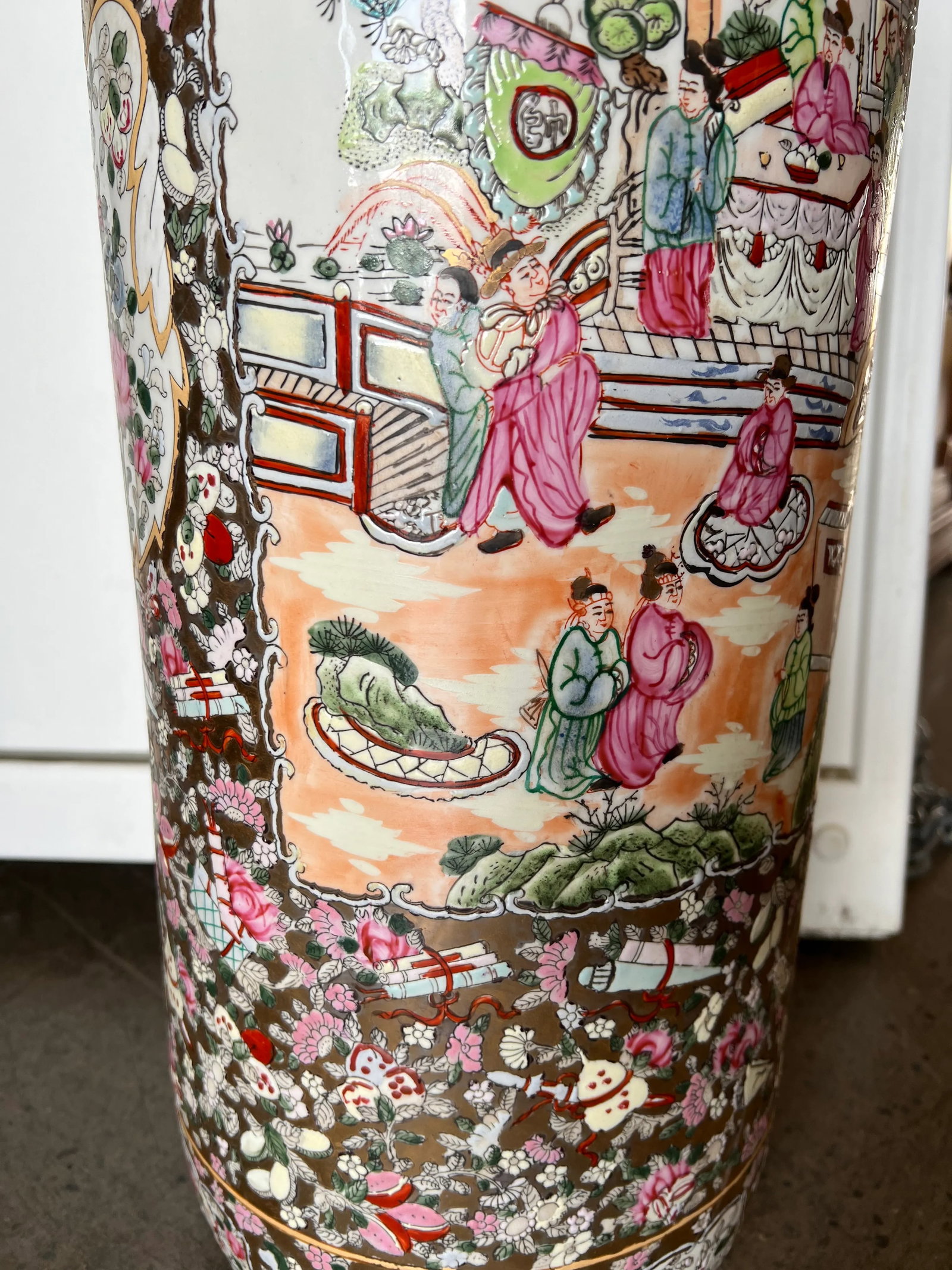 Mid Century Asian Umbrella/Cane Stand With Gold Accents Rose Medallion Style - 2