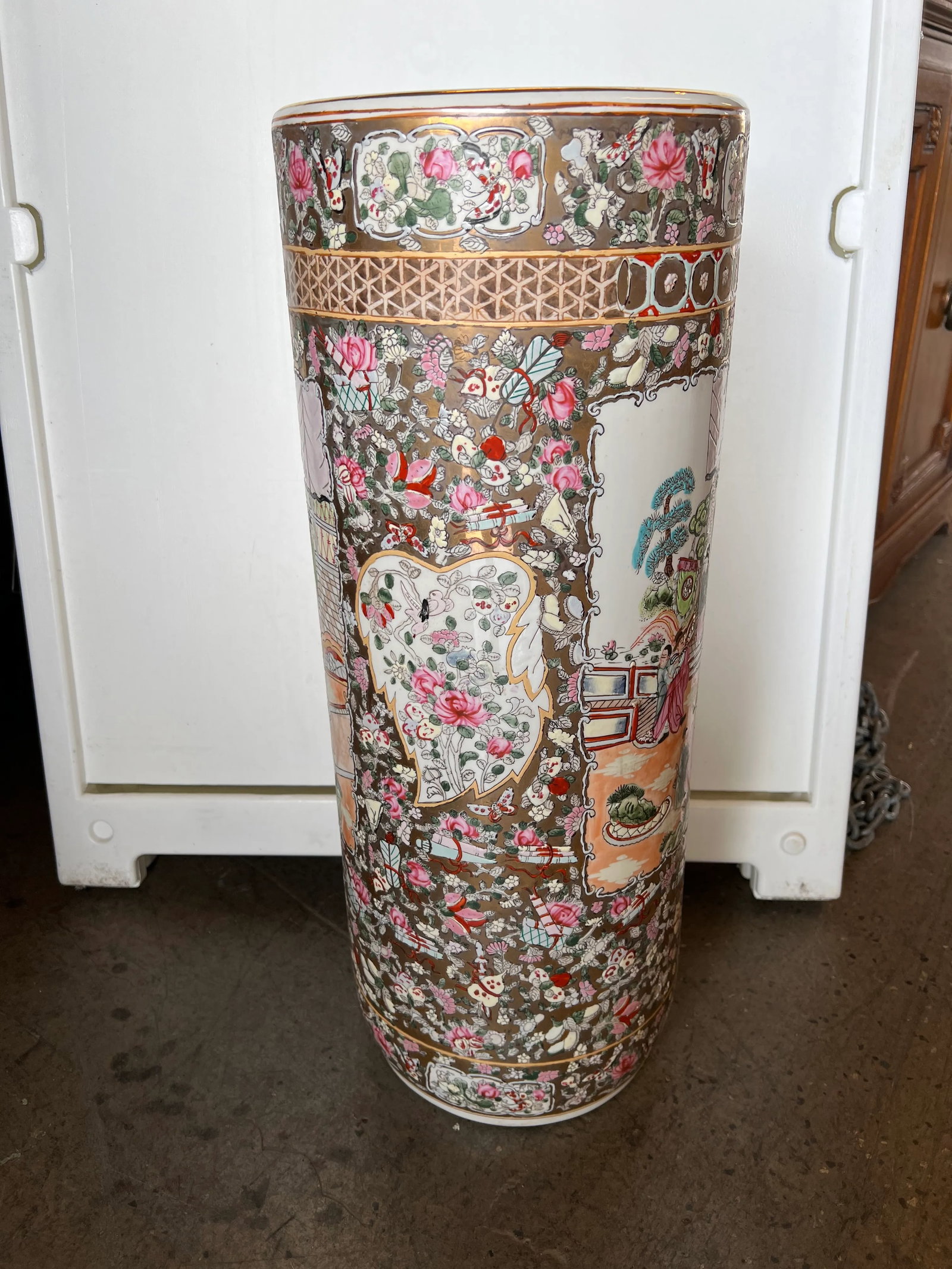 Mid Century Asian Umbrella/Cane Stand With Gold Accents Rose Medallion Style - 5