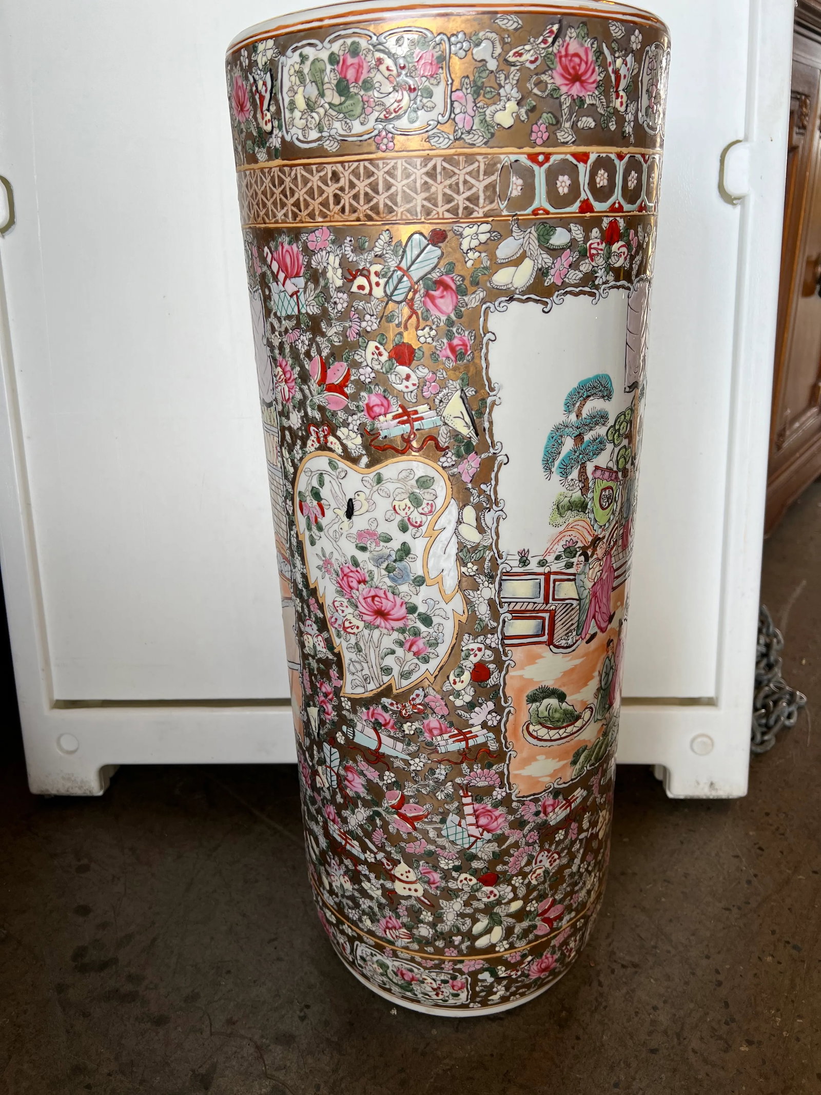 Mid Century Asian Umbrella/Cane Stand With Gold Accents Rose Medallion Style - 7
