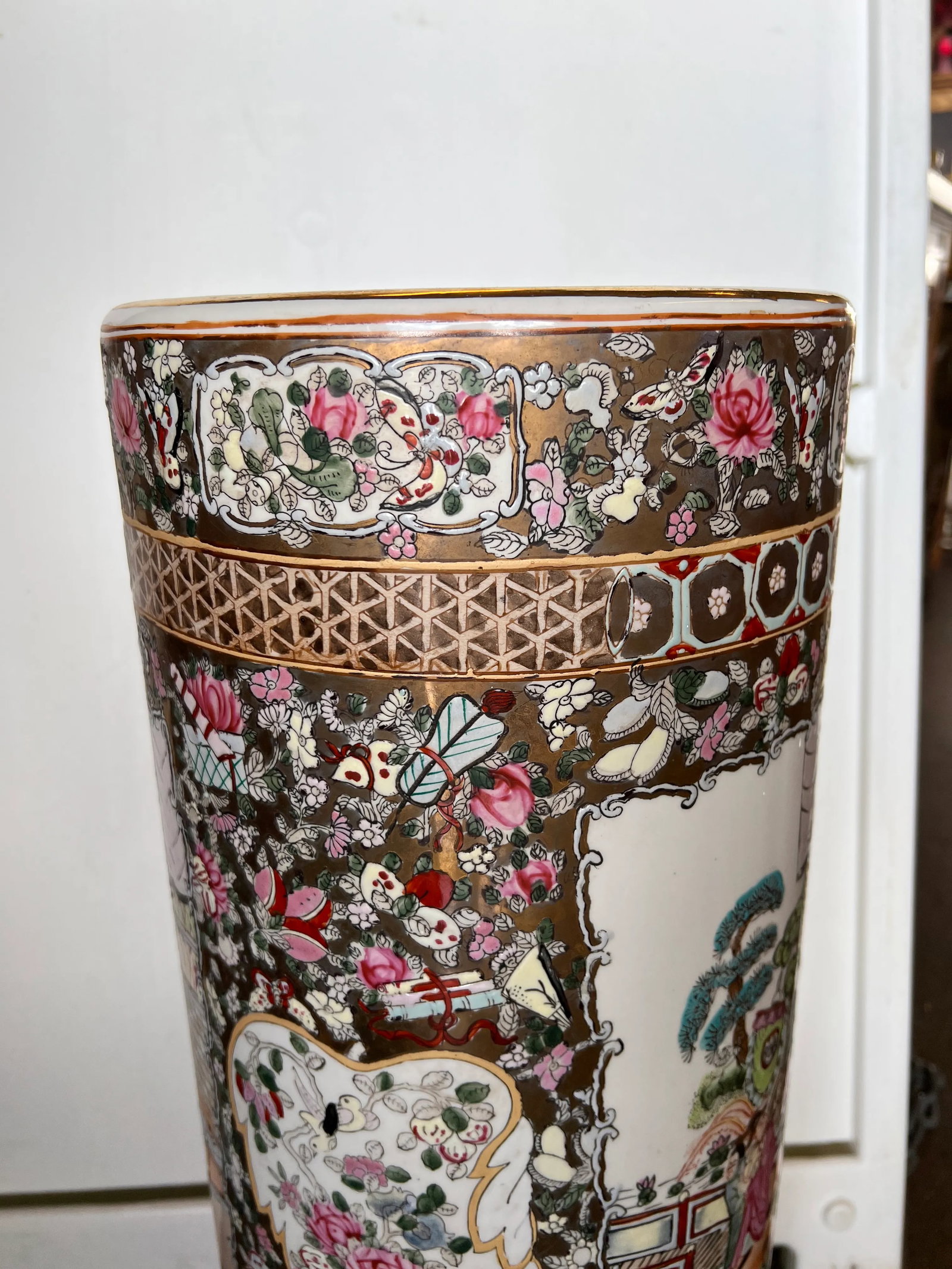 Mid Century Asian Umbrella/Cane Stand With Gold Accents Rose Medallion Style - 8