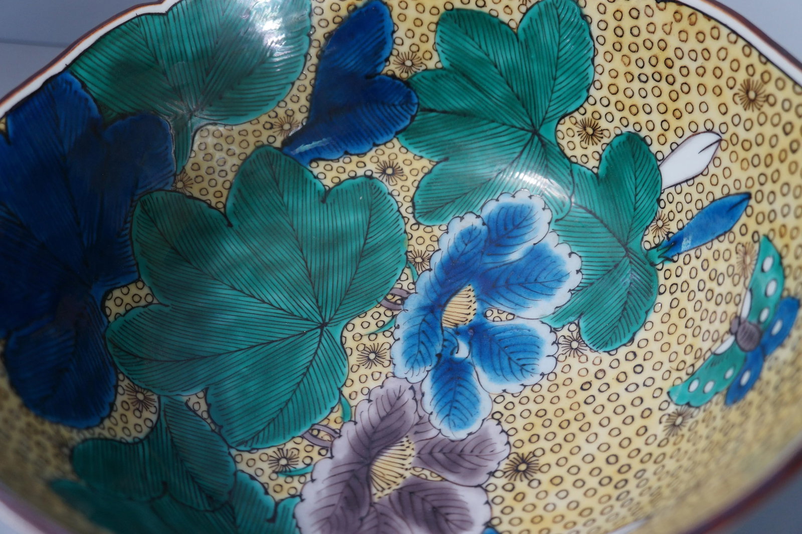 Antique Kutani Bowl in Floral Design - 10