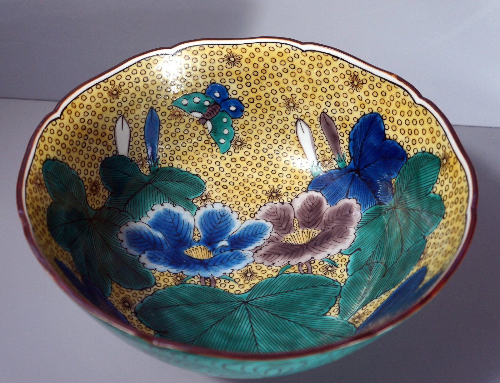 Antique Kutani Bowl in Floral Design - 12